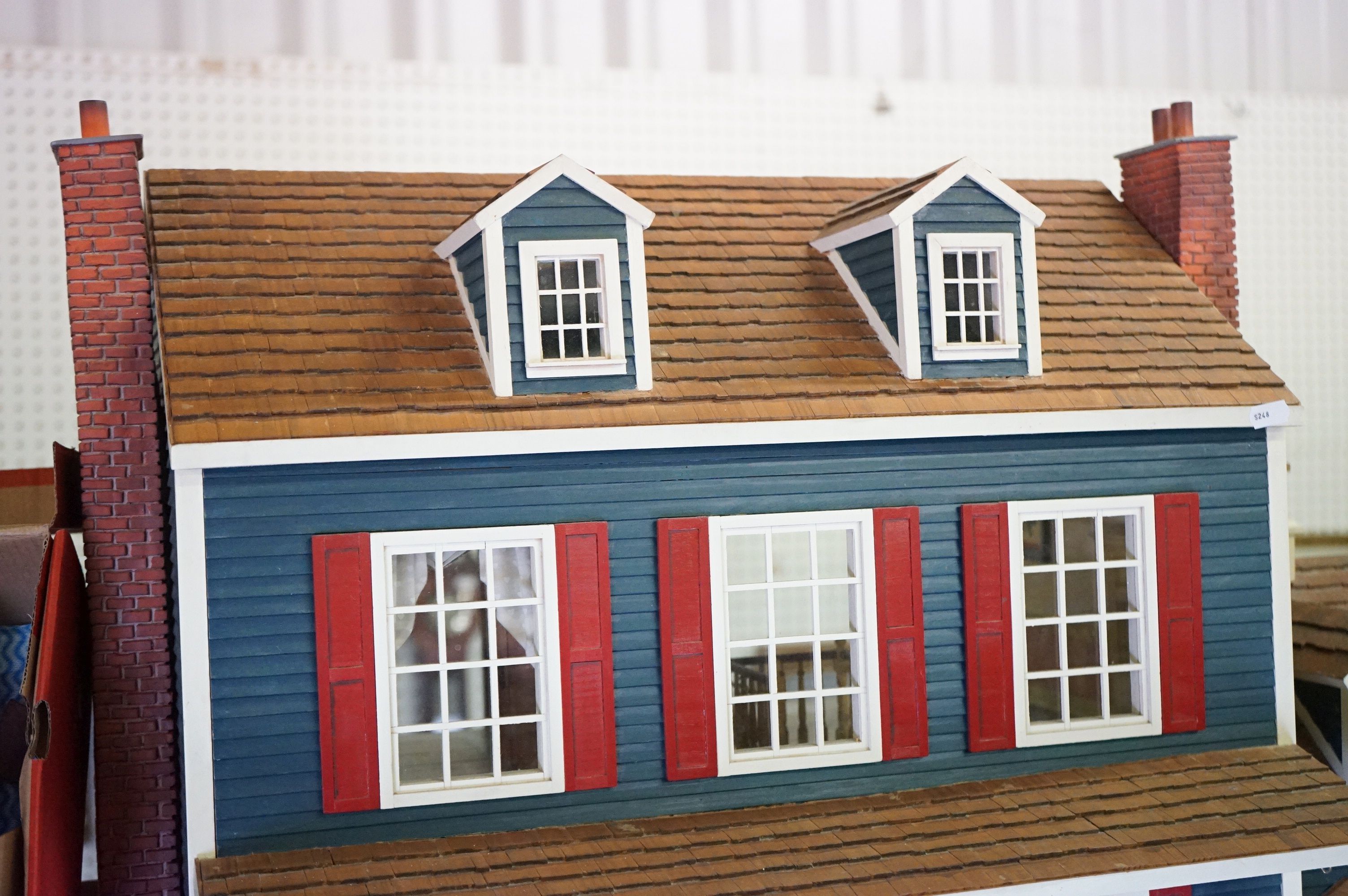 Franklin Mint ' Heartland Hollow ' large painted wooden dolls house & hardware store with garden - Image 7 of 26