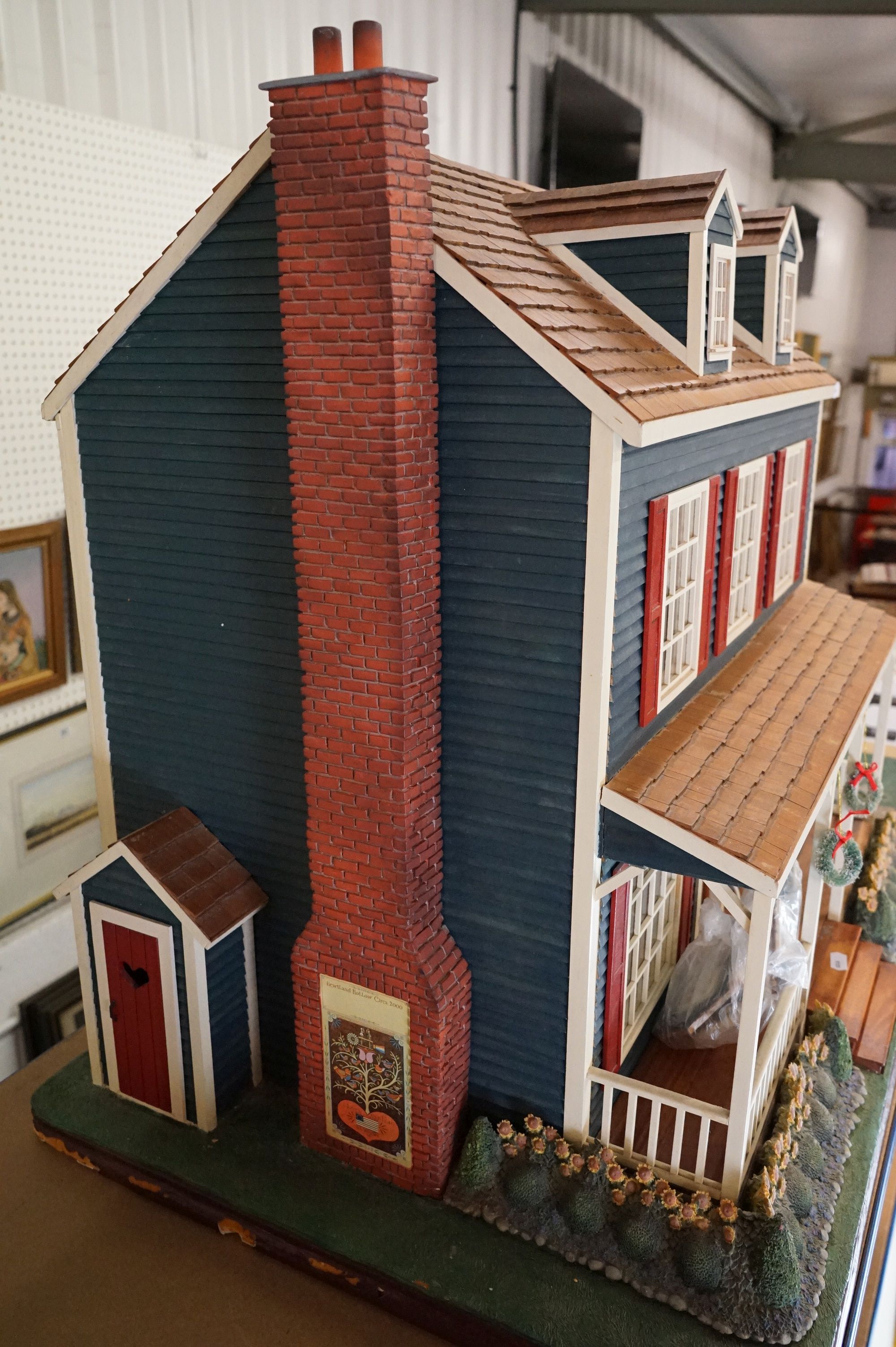 Franklin Mint ' Heartland Hollow ' large painted wooden dolls house & hardware store with garden - Image 14 of 26