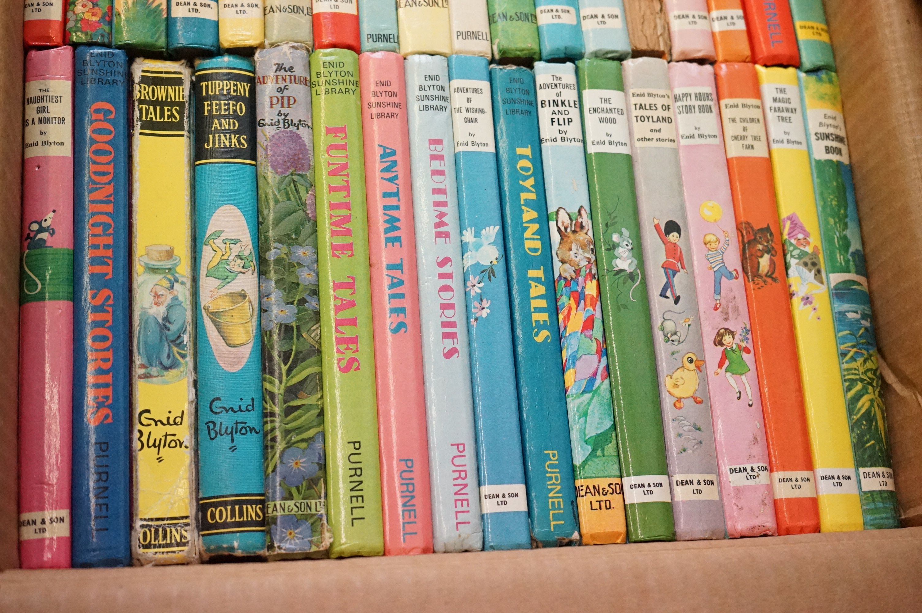 A large collection of Enid Blyton board back books, approx thirty two in total dating from the - Image 7 of 13
