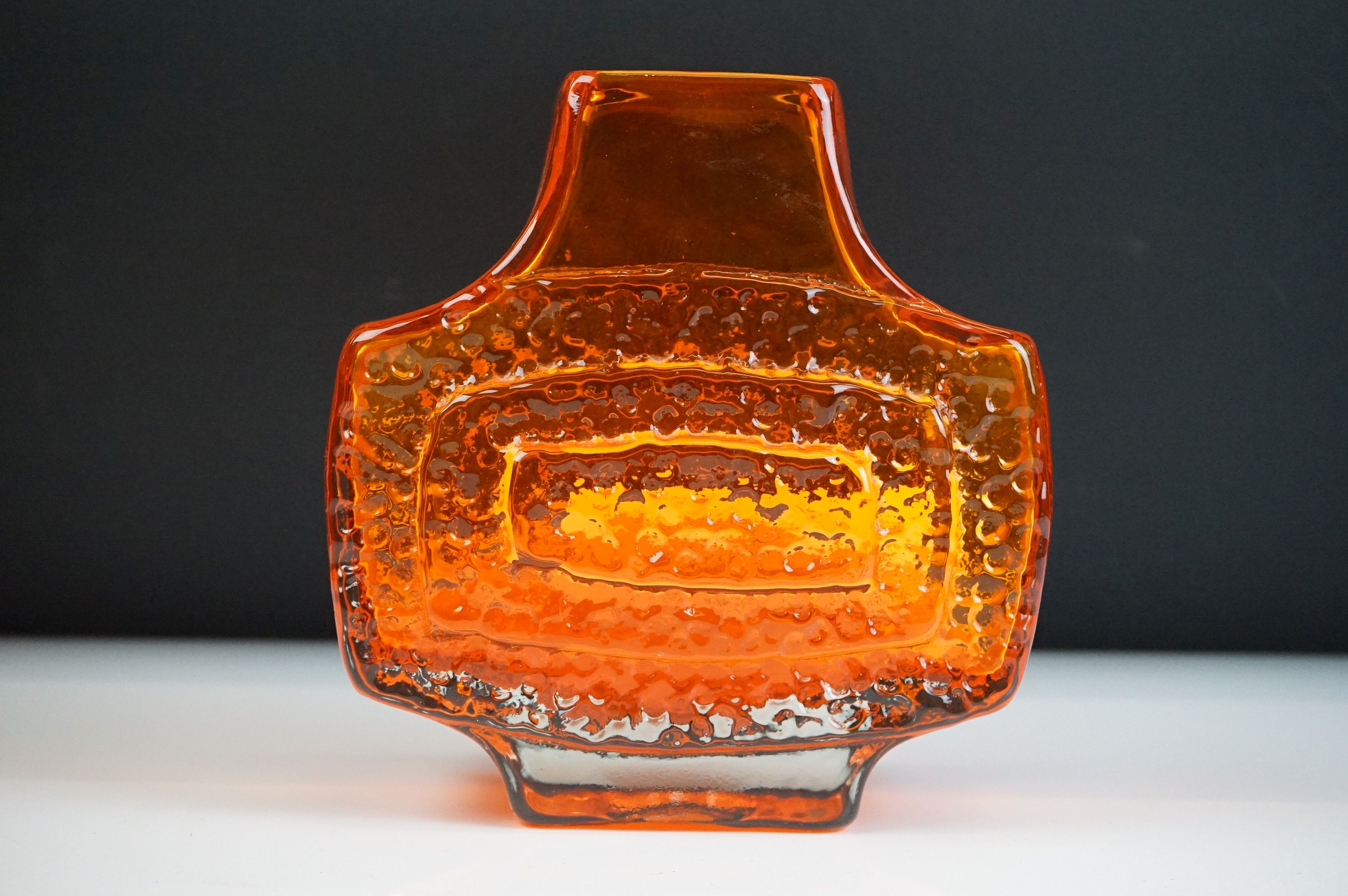 Whitefriars Textured Glass Concentric ' TV ' Pattern Vase, pattern no. 9677, in the Tangerine - Image 2 of 9