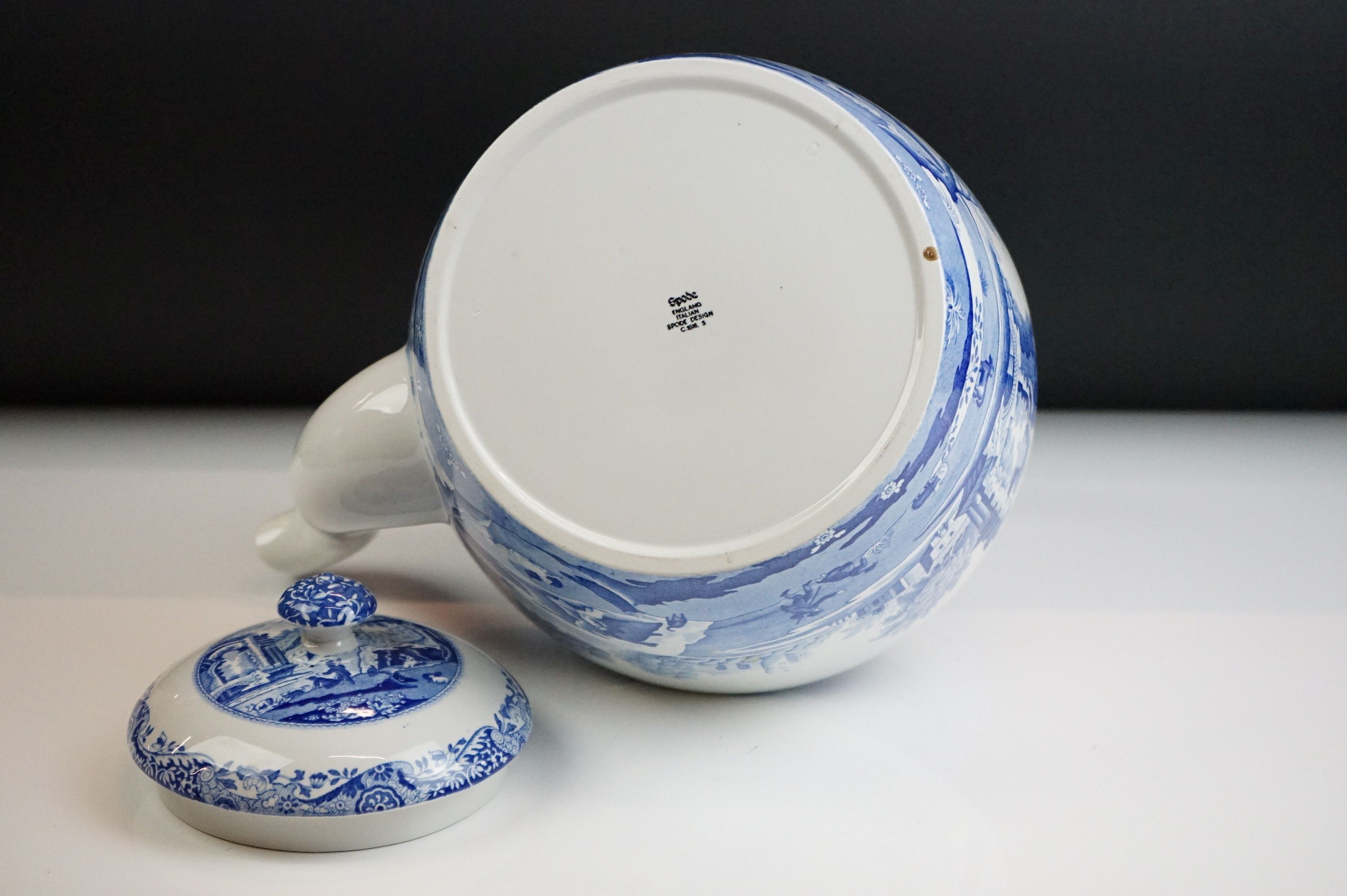 Large Spode Blue & White Italian pattern ceramic kettle & cover, 31cm high - Image 15 of 16