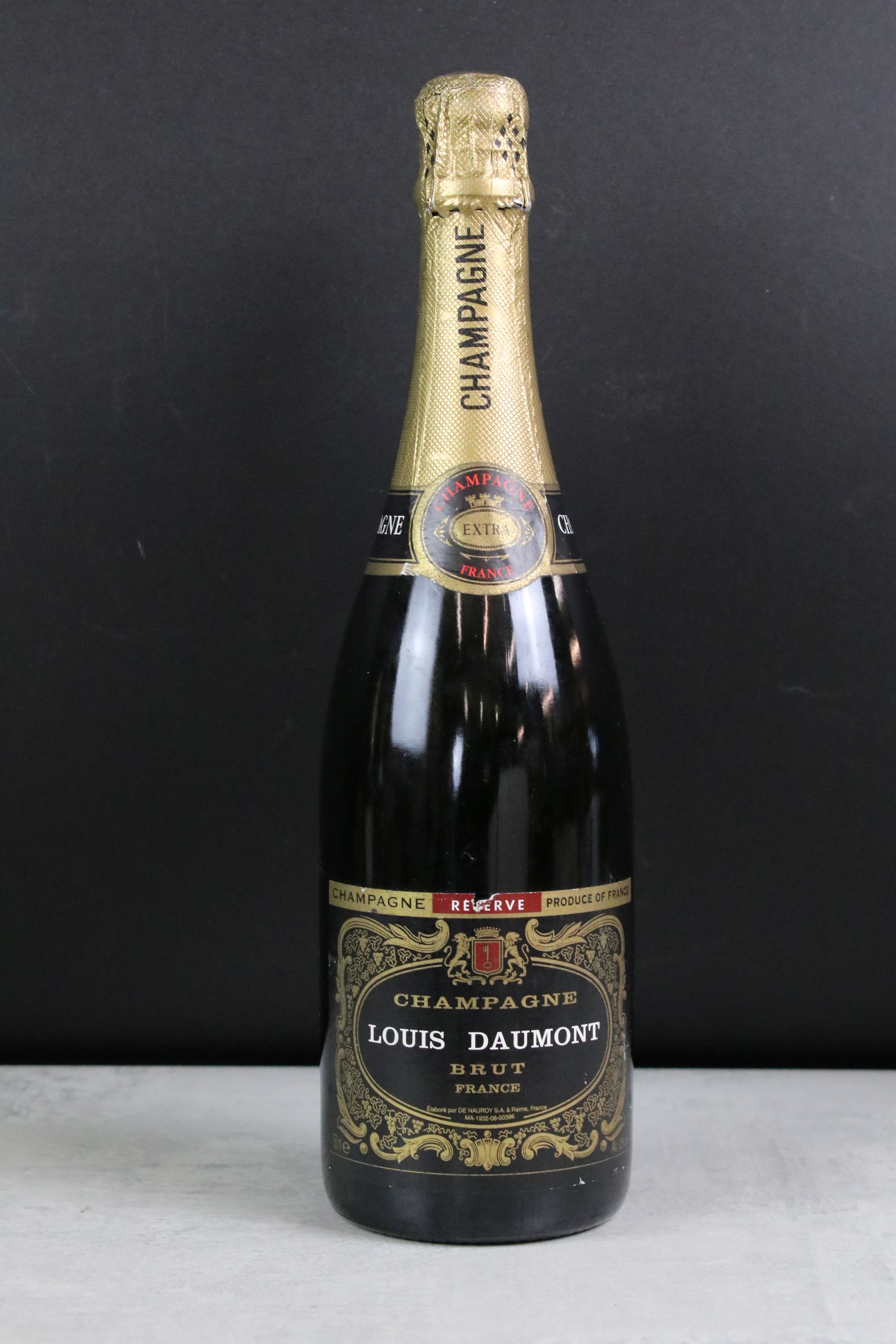 A collection of four bottles of Champagne to include Moet & Chandon, Louis Daumont, Louvel - Image 15 of 18