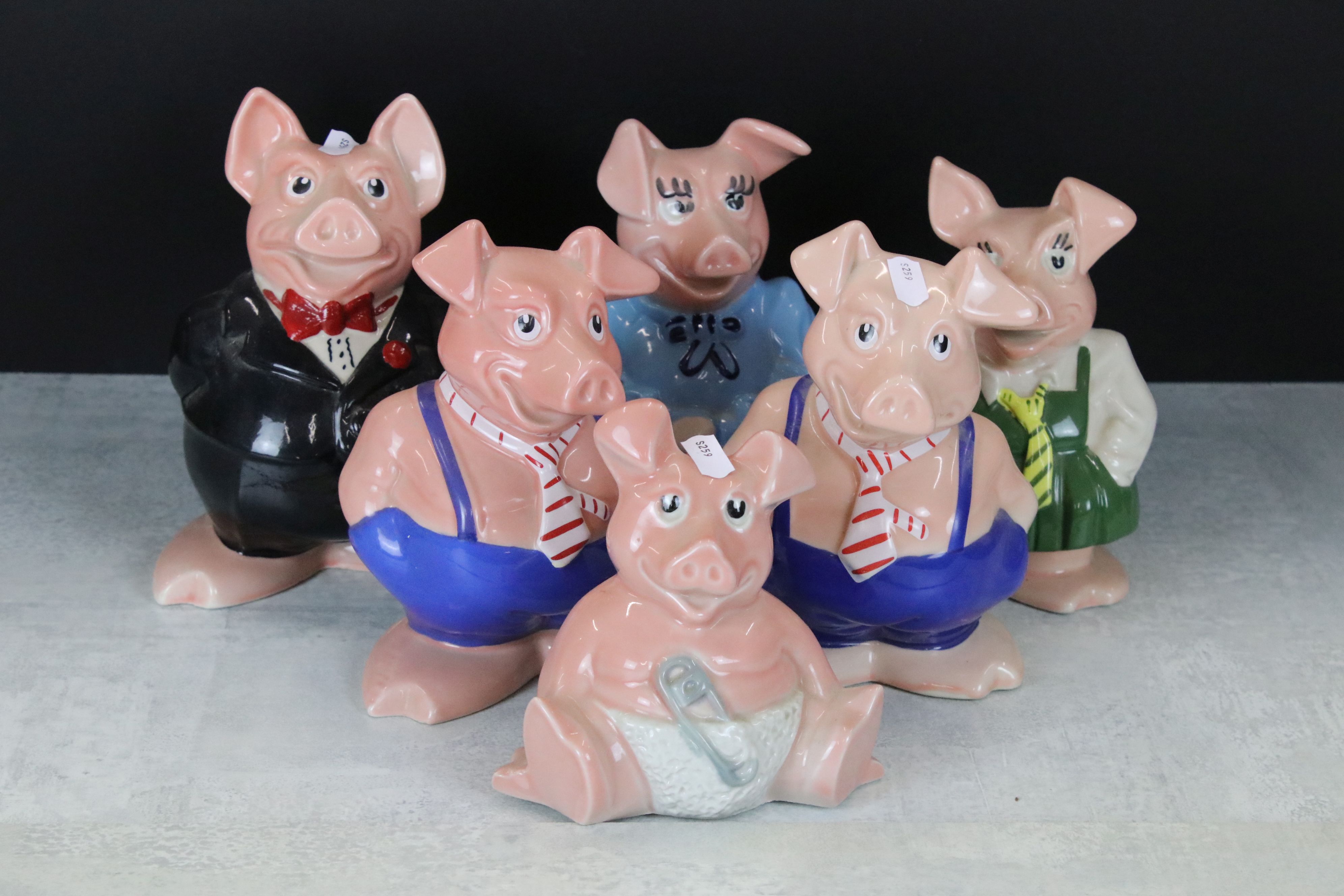 Six Wade Natwest Pig Moneybanks including Sir Nathaniel, Lady Hamilton, Annabel, 2 x Maxwell and