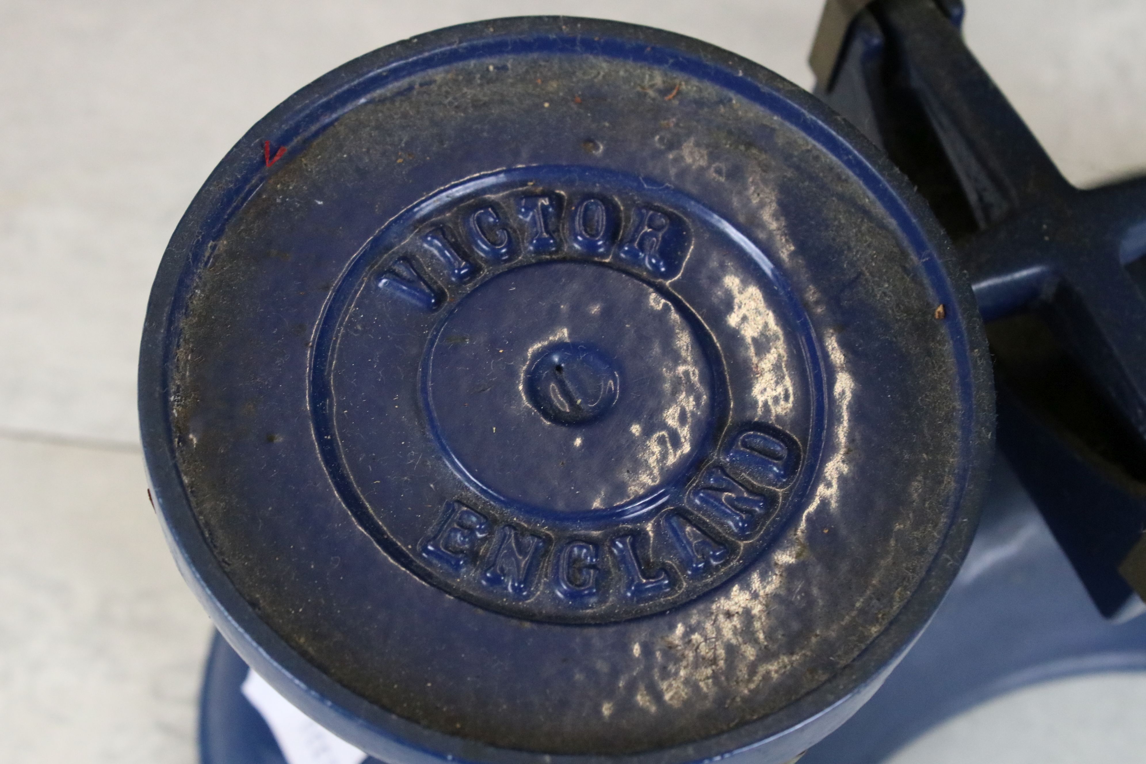 A set of blue Victor kitchen scales complete with weights. - Image 3 of 7