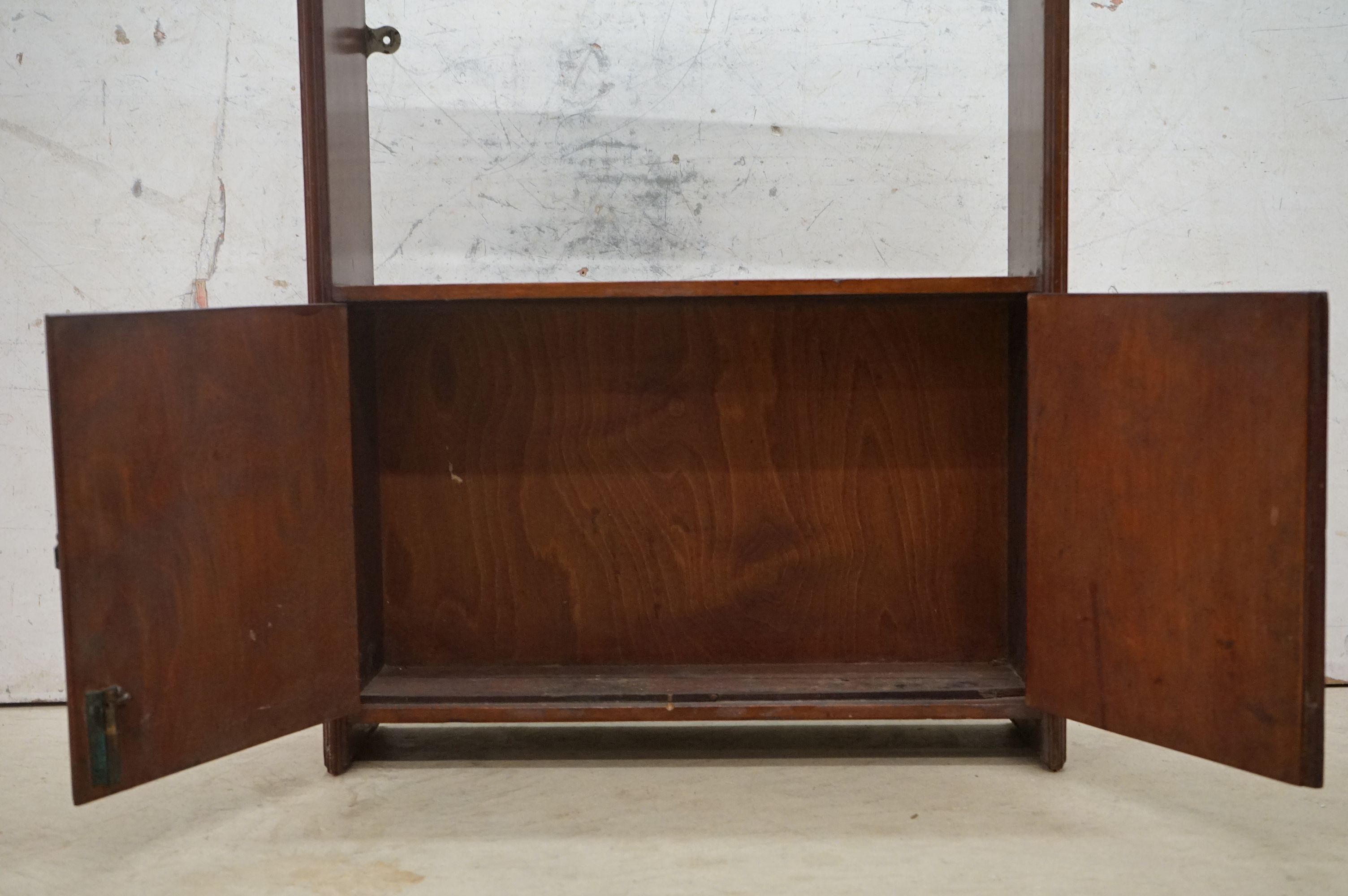 19th / Early 20th century Mahogany Hanging Wall Shelf and Cupboard, 48cm wide x 63cm high - Image 5 of 6
