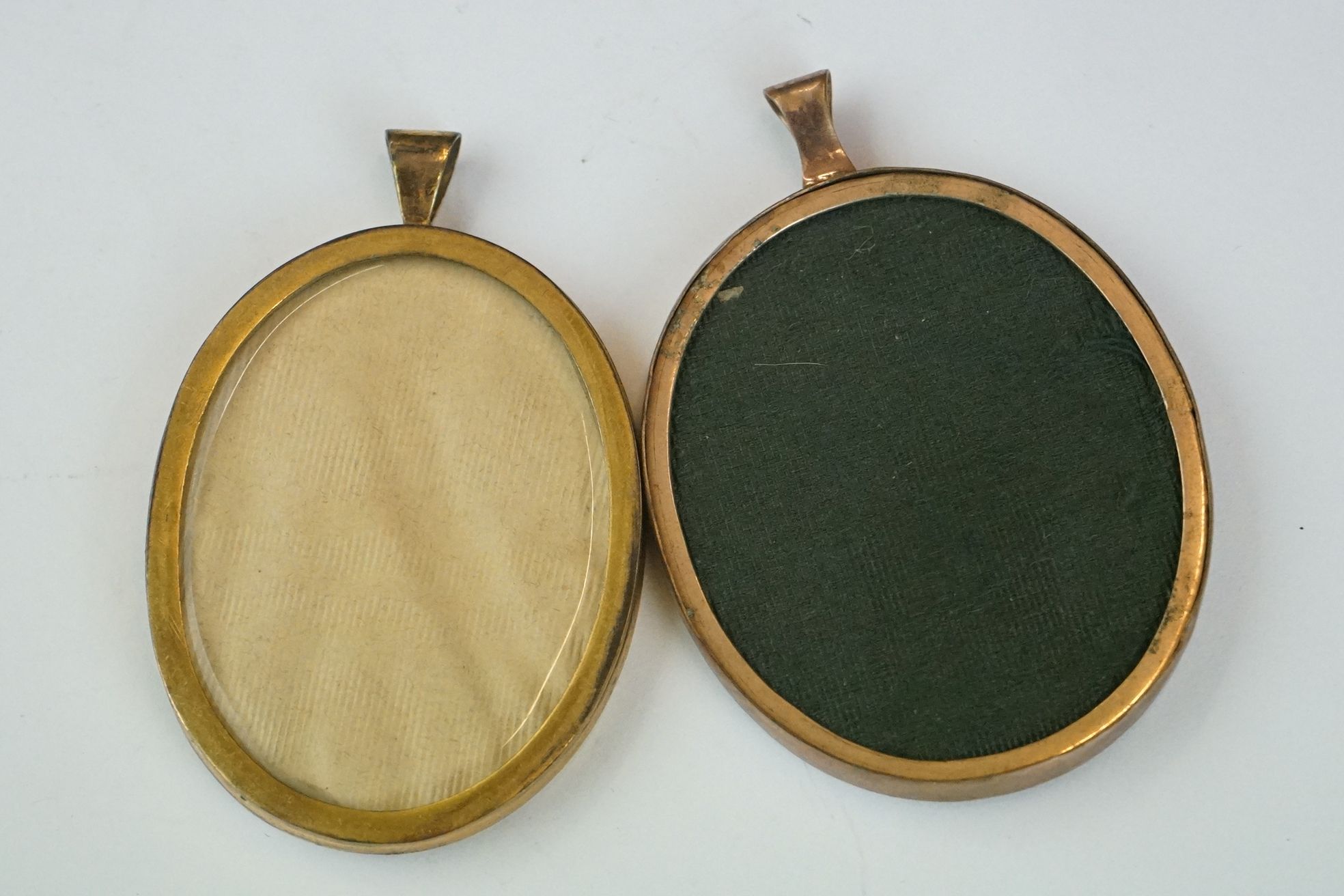 Two hand painted miniature portraits in yellow metal frames. - Image 4 of 4