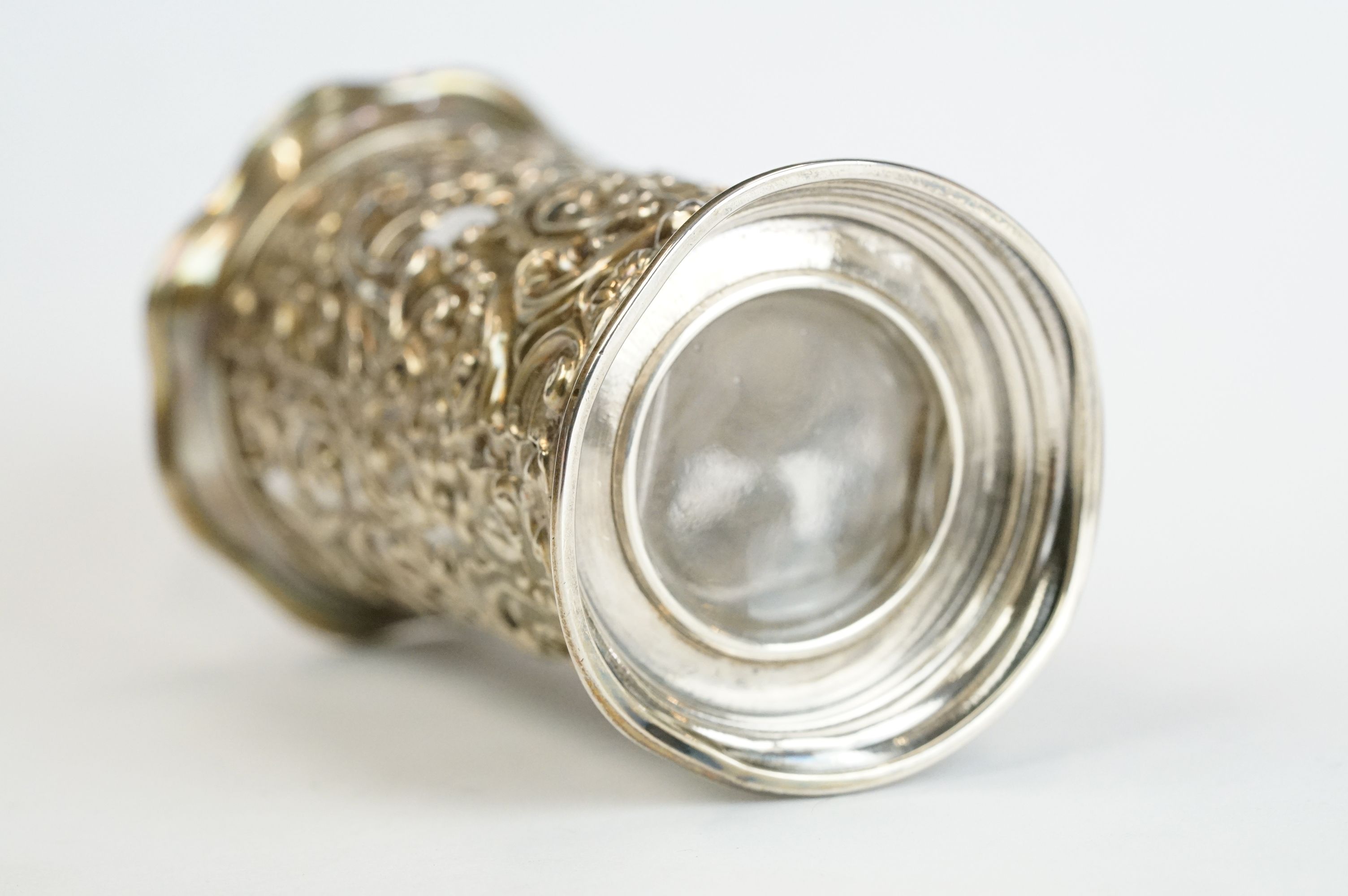 A fully hallmarked sterling silver pierced cased scent bottle together with a blue glass and a - Image 9 of 10