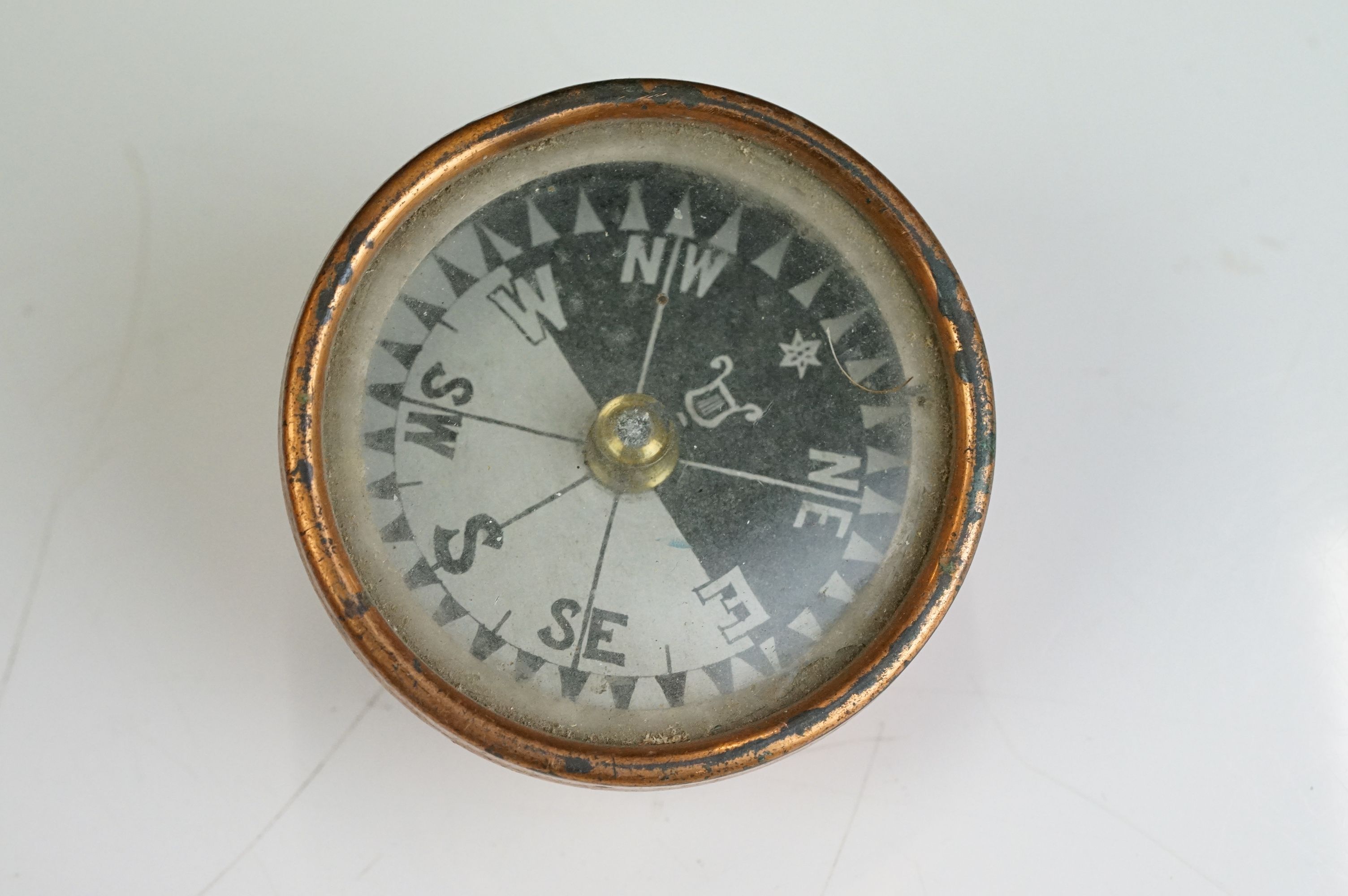 A group of mixed collectables to include a map measure, directional compass, silver cased pocket - Image 9 of 17