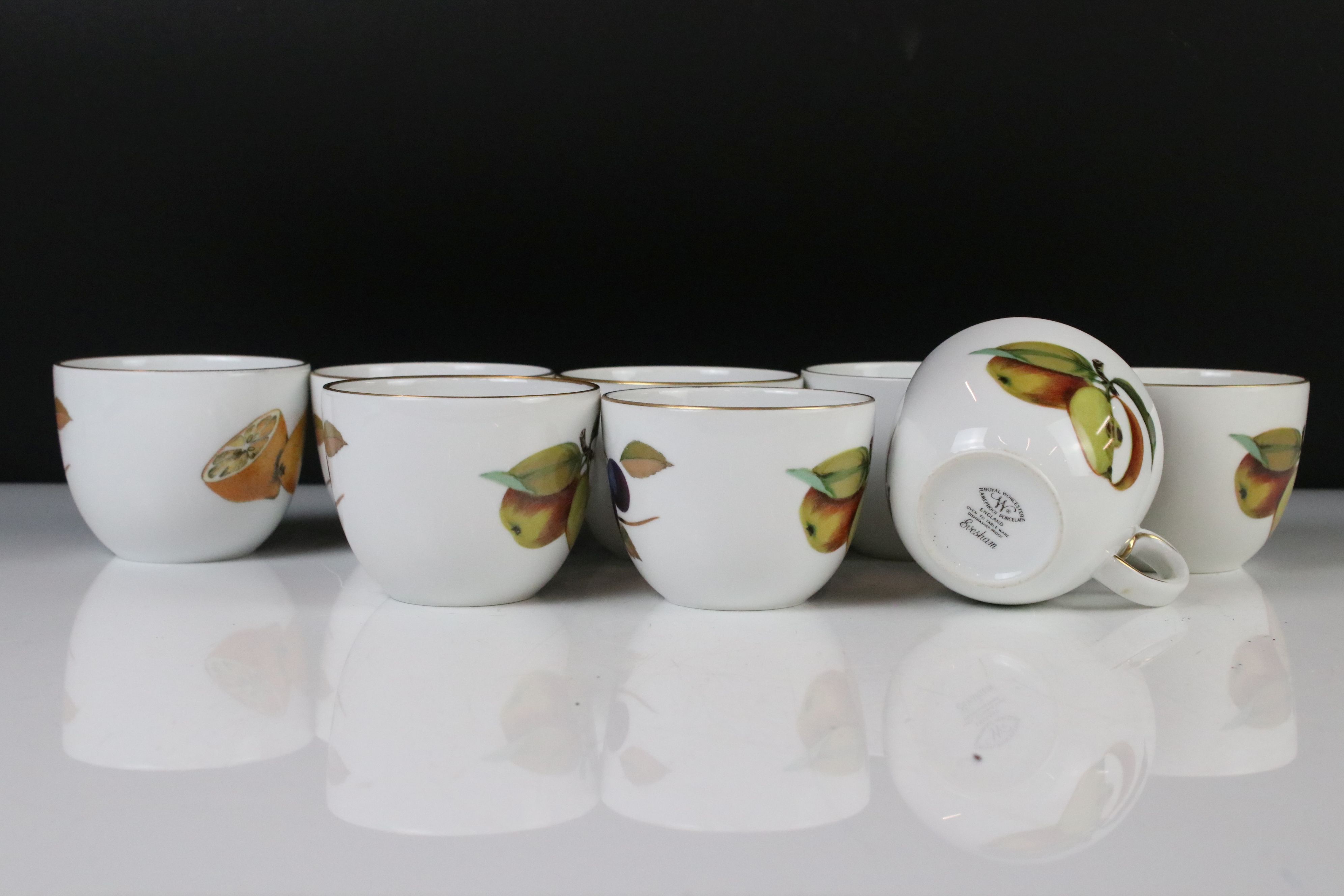 Large collection of Royal Worcester ' Evesham ' Tea and Dinner Ware including 5 lidded tureens, 2 - Image 14 of 17