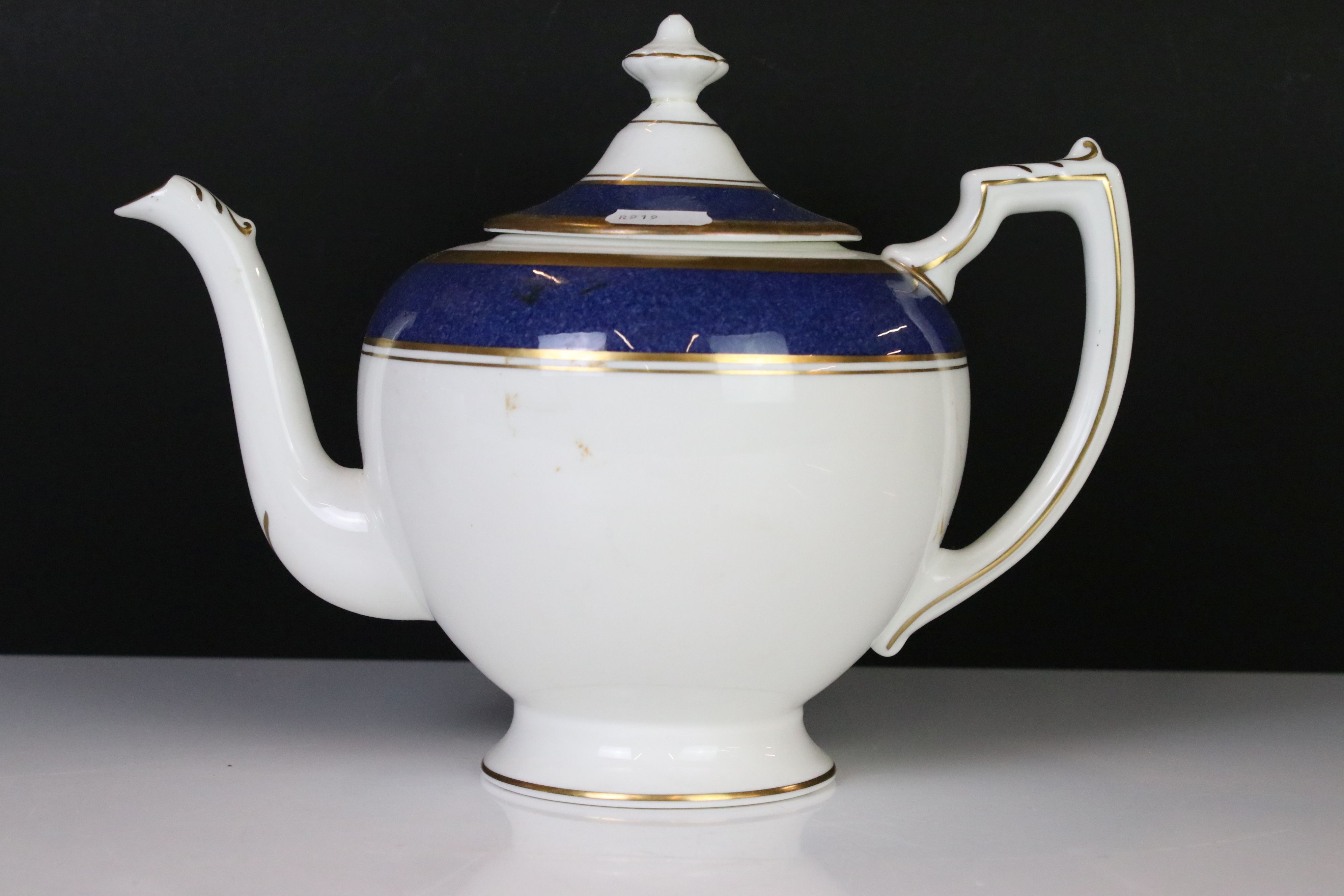 Coalport ' Athlone-Blue ' Tea and Dinner ware including Teapot, 7 tea cups, 2 coffee cups, 6 soup - Image 10 of 18
