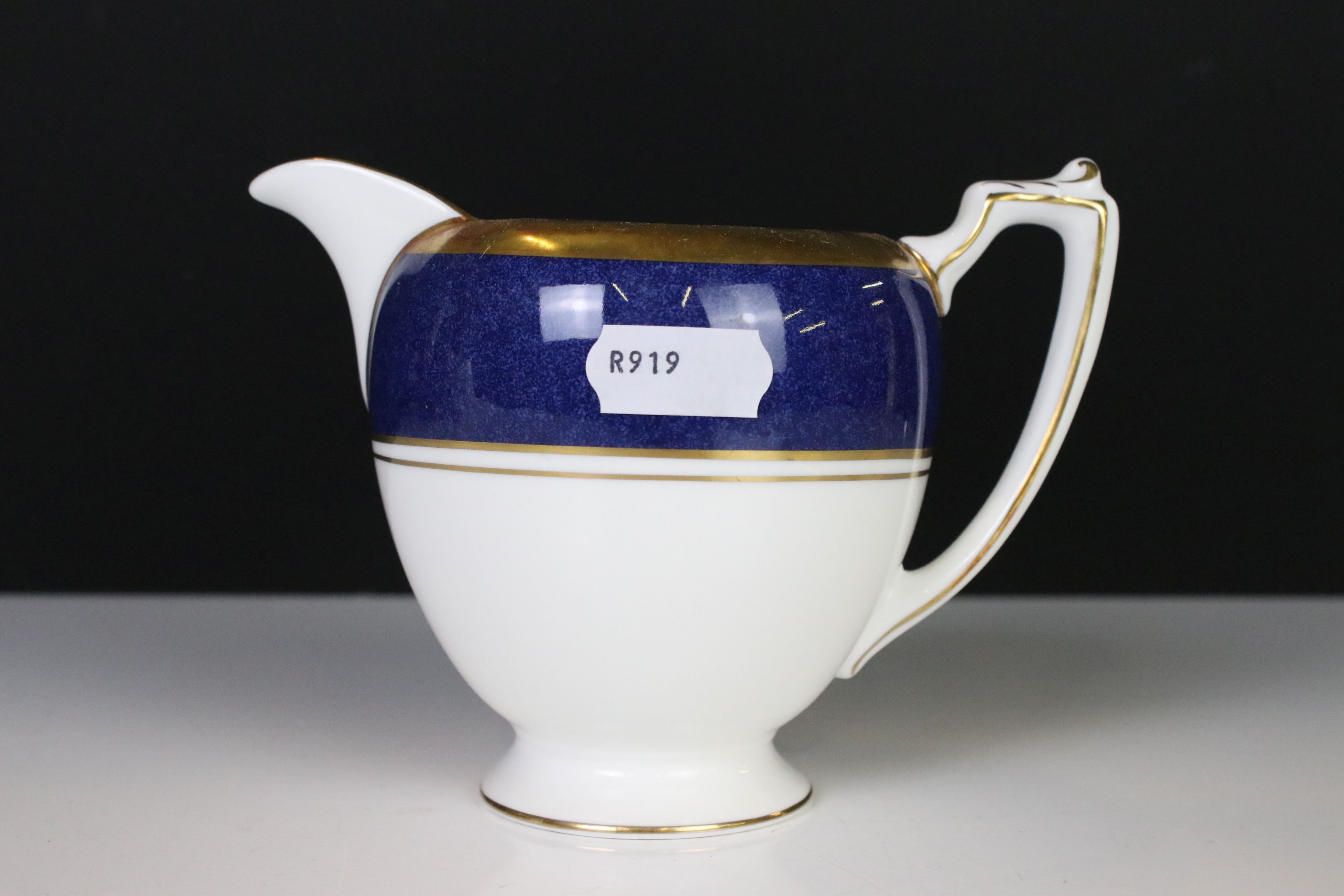 Coalport ' Athlone-Blue ' Tea and Dinner ware including Teapot, 7 tea cups, 2 coffee cups, 6 soup - Image 8 of 18