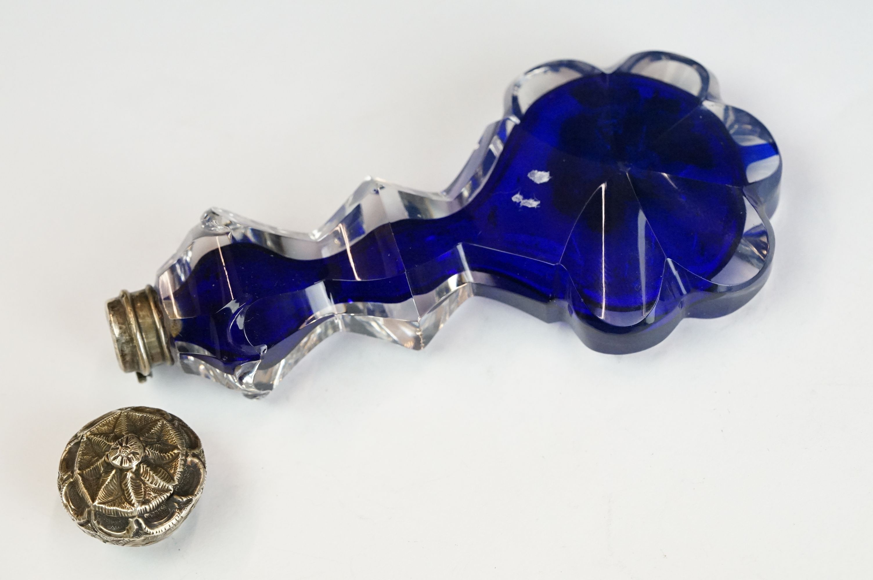 A fully hallmarked sterling silver pierced cased scent bottle together with a blue glass and a - Image 4 of 10