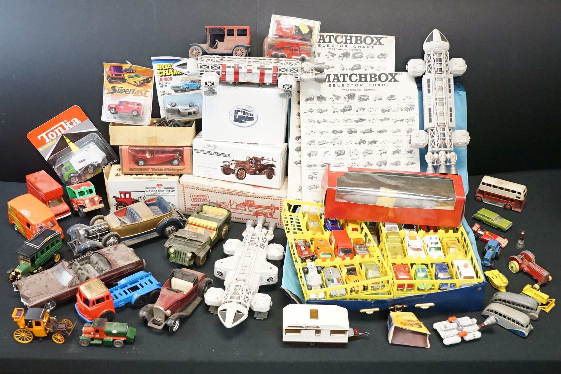 Collection of boxed and unboxed diecast & plastic models from the mid 20th C onwards to include 3