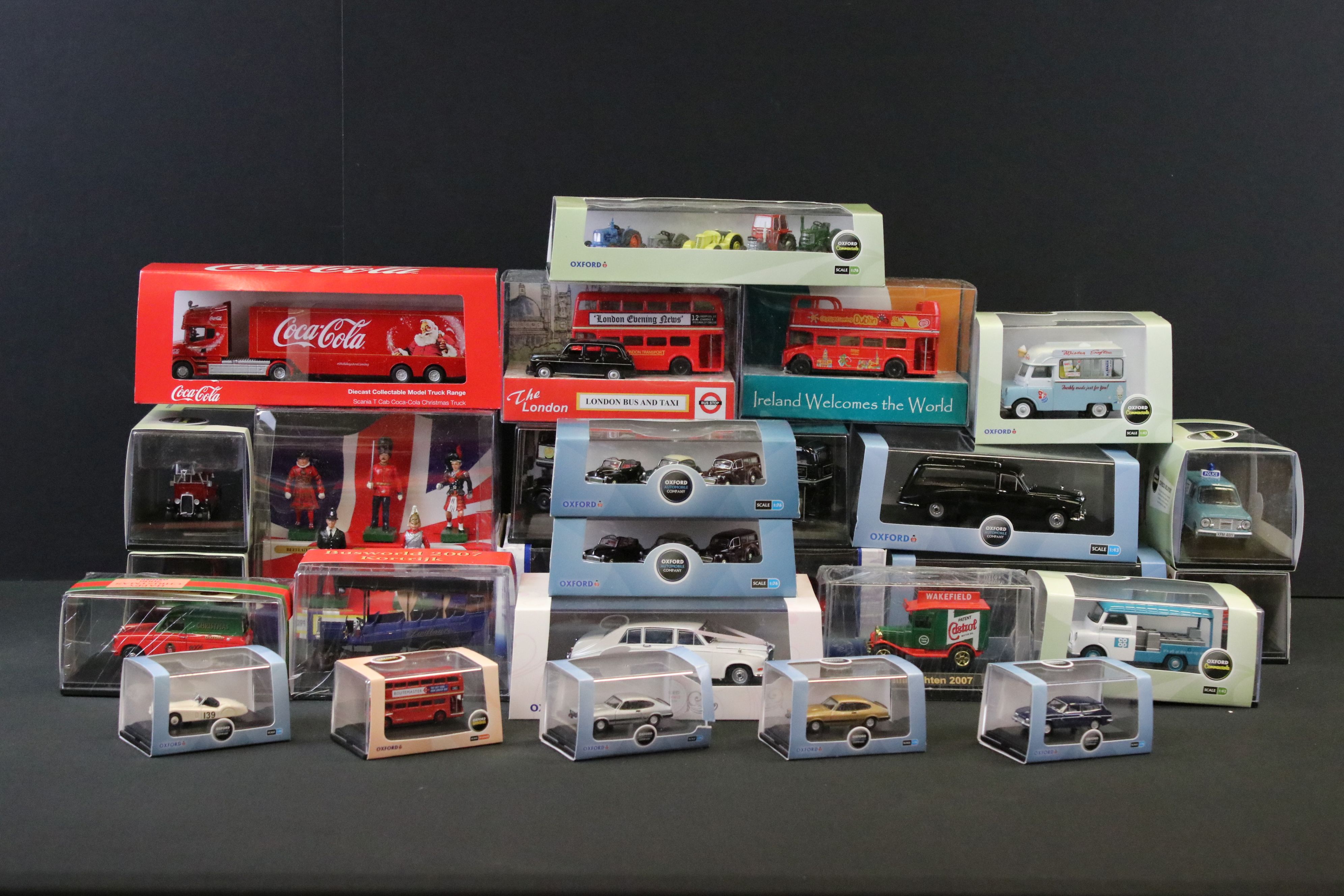 25 Cased / boxed Oxford Diecast models to include Oxford Commercials, Oxford Automobile Company,