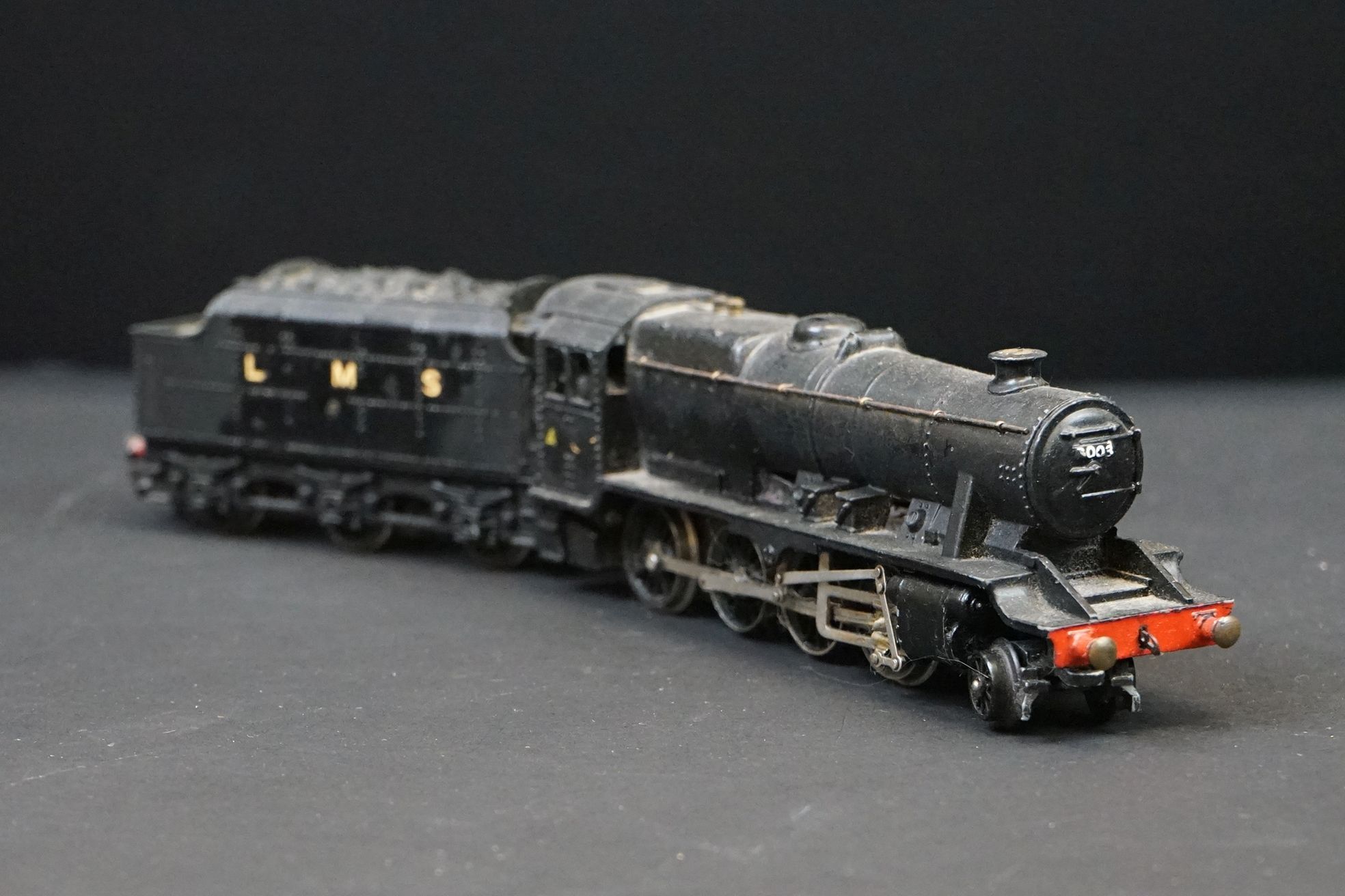 13 OO gauge locomotives to include Hornby, Lima & Airfix featuring Hornby Dublo 2-8-0LMS in black, - Image 10 of 12