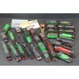 18 OO gauge locomotives to include Triang Albert Hall, Hornby Triang R850 Flying Scotsman, Triang