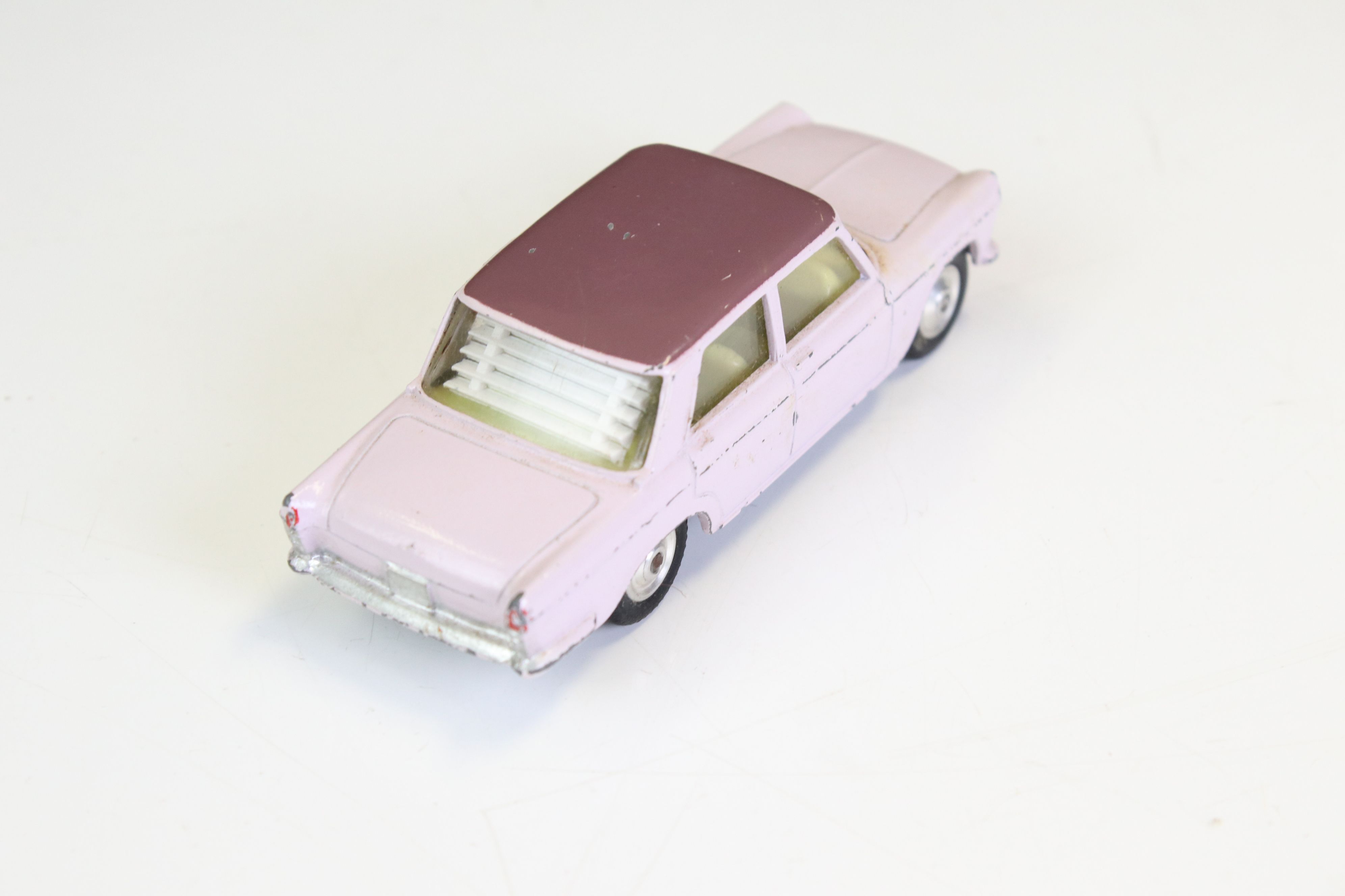 Four boxed Corgi diecast models to include 232 Fiat 200 in pink with mauve roof, 426 Chipperfield - Image 14 of 21