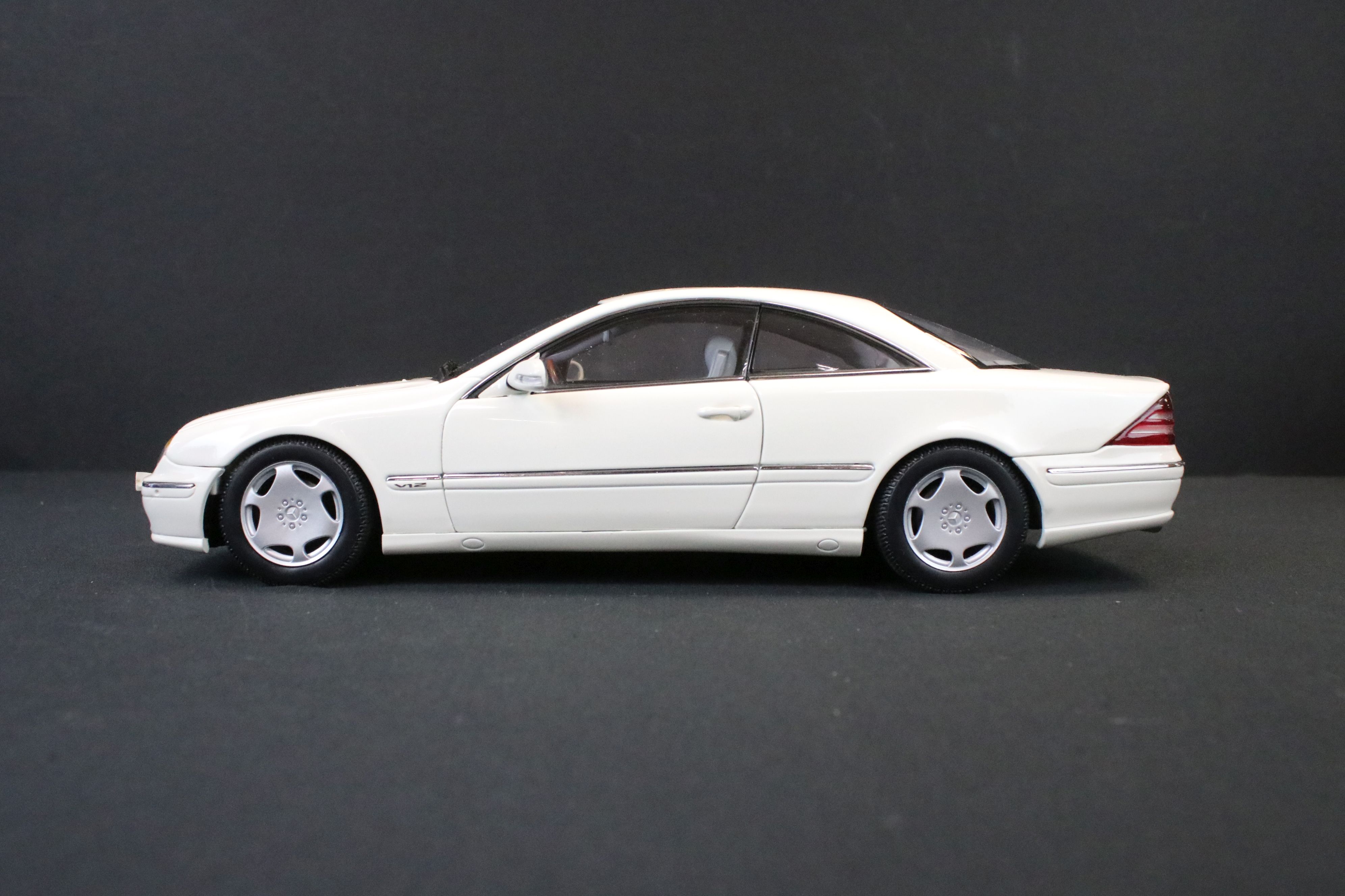 11 1/18 Scale diecast models to include 6 x AUTOart, 3 x Sun Star, Paul's Model Art Minichamps and - Image 20 of 47