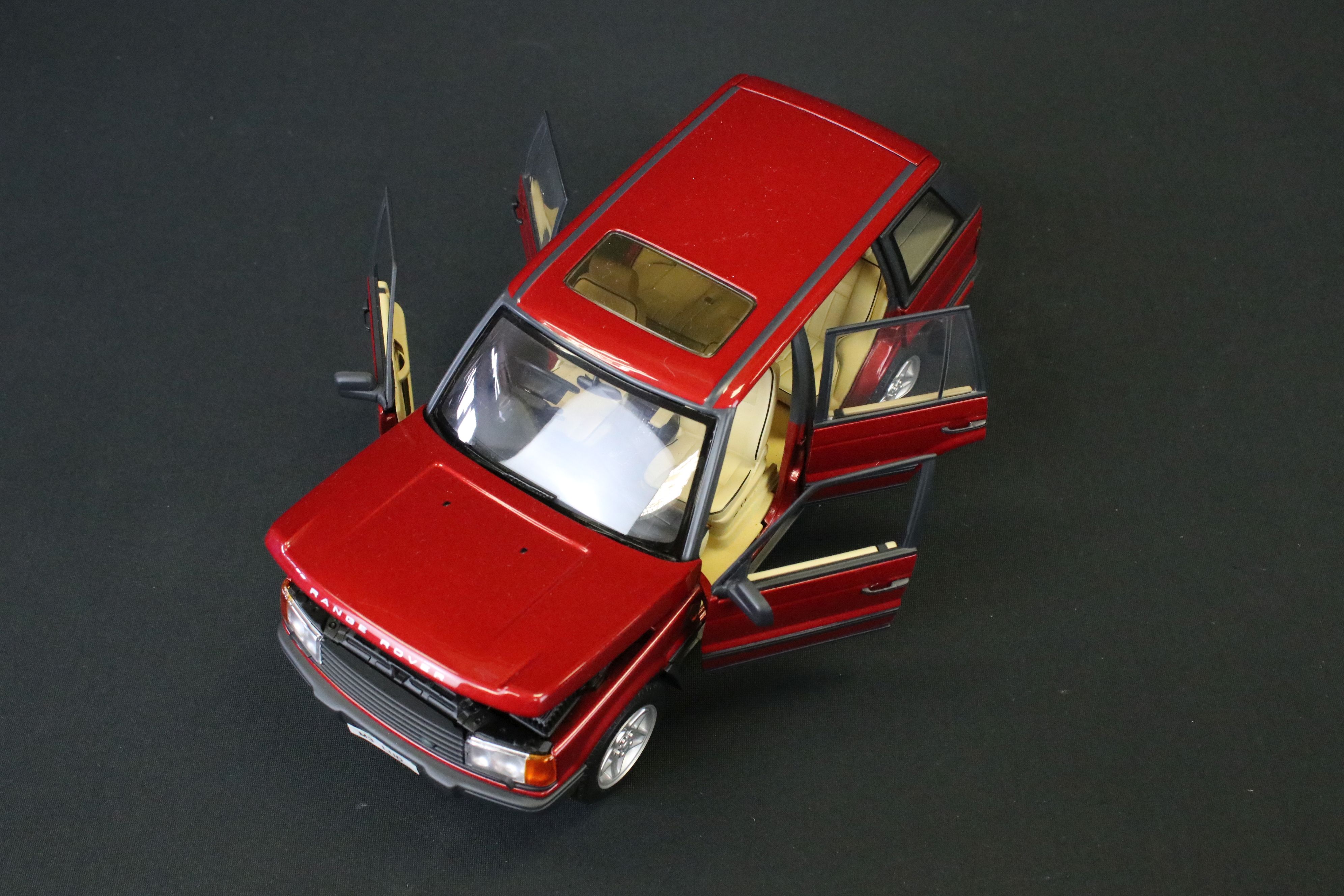 11 1/18 Scale diecast models to include 6 x AUTOart, 3 x Sun Star, Paul's Model Art Minichamps and - Image 9 of 47