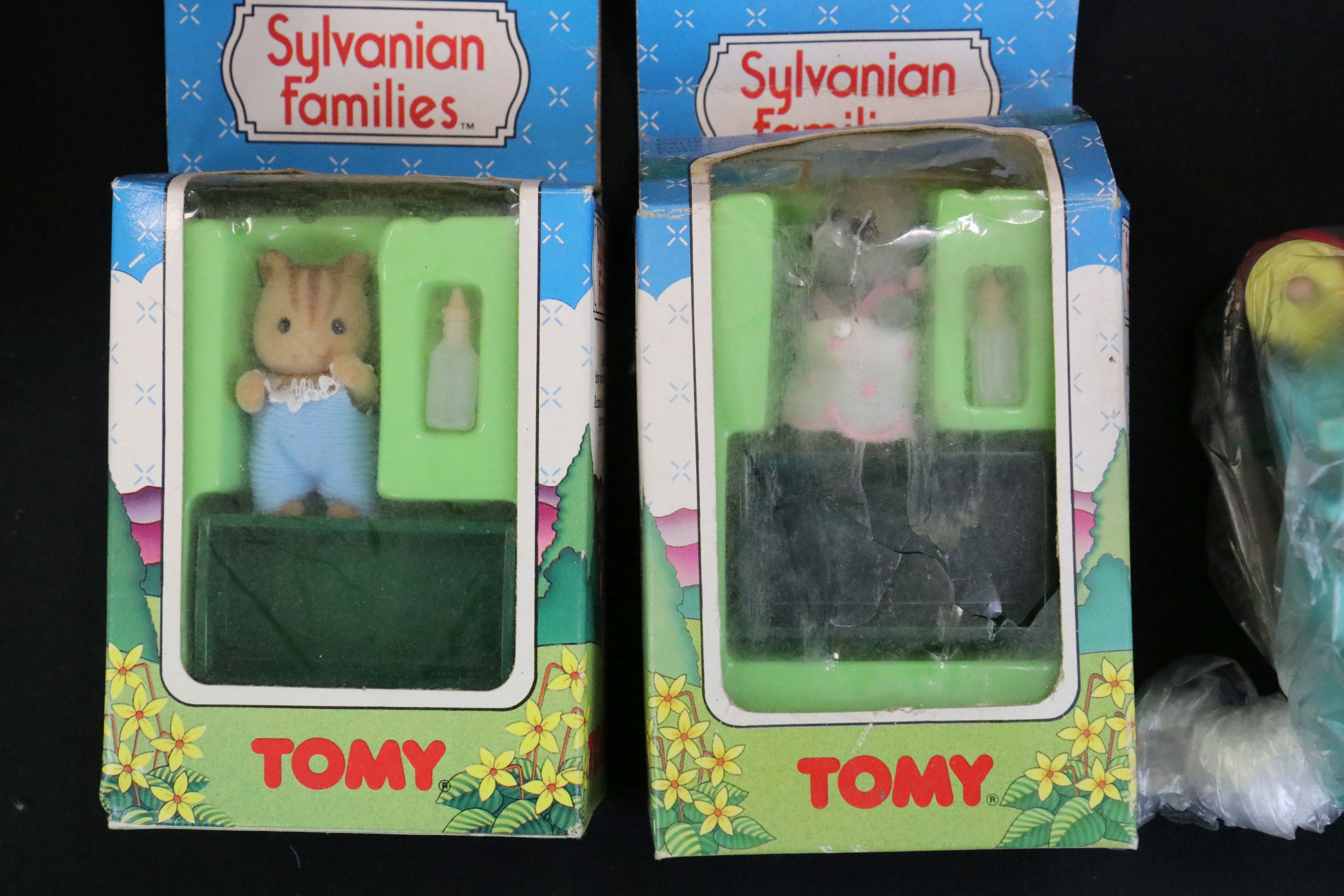 Large Collection of over 100 assorted Tomy Sylvanian families figures to include 4 x boxed - Image 4 of 13