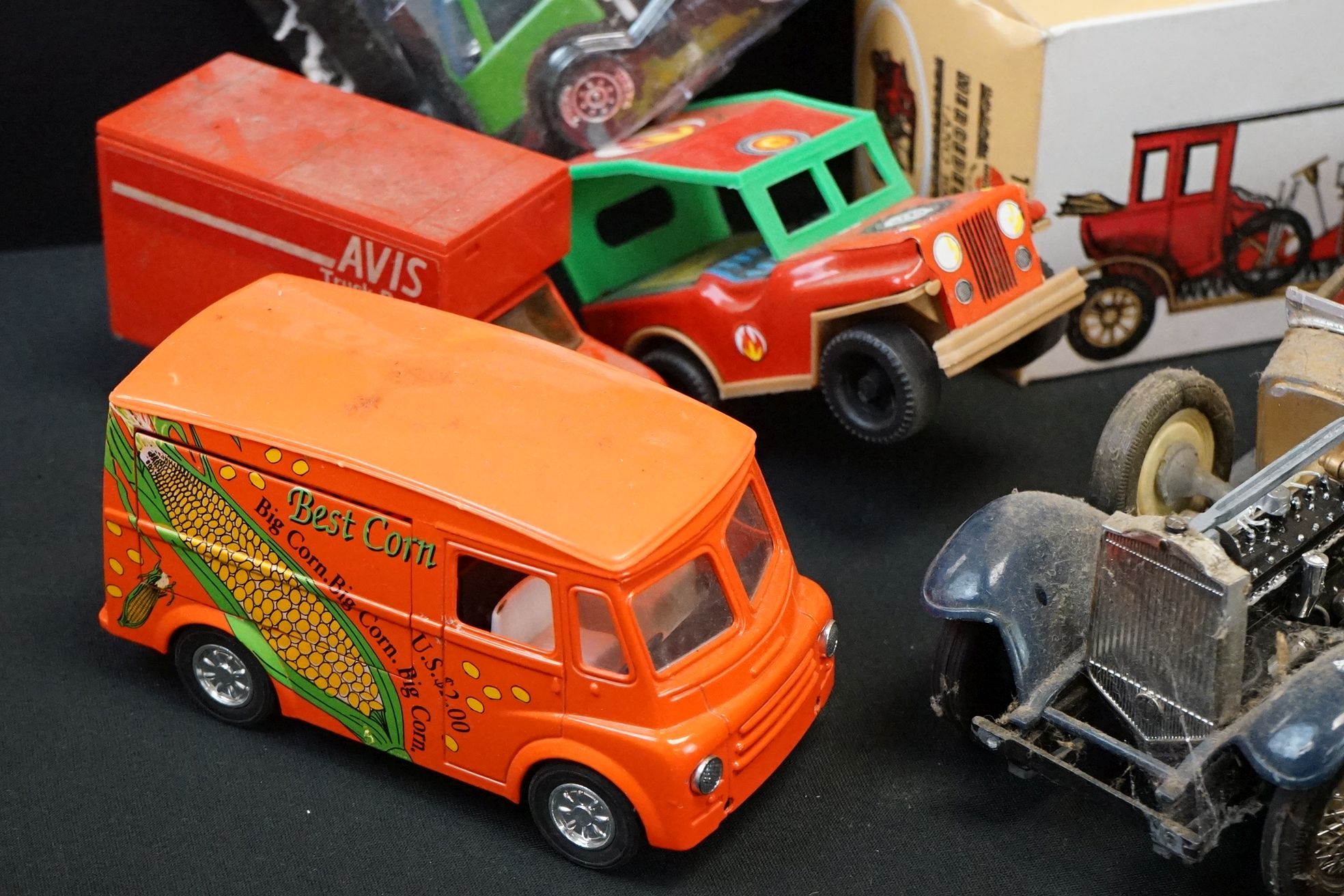 Collection of boxed and unboxed diecast & plastic models from the mid 20th C onwards to include 3 - Image 4 of 16