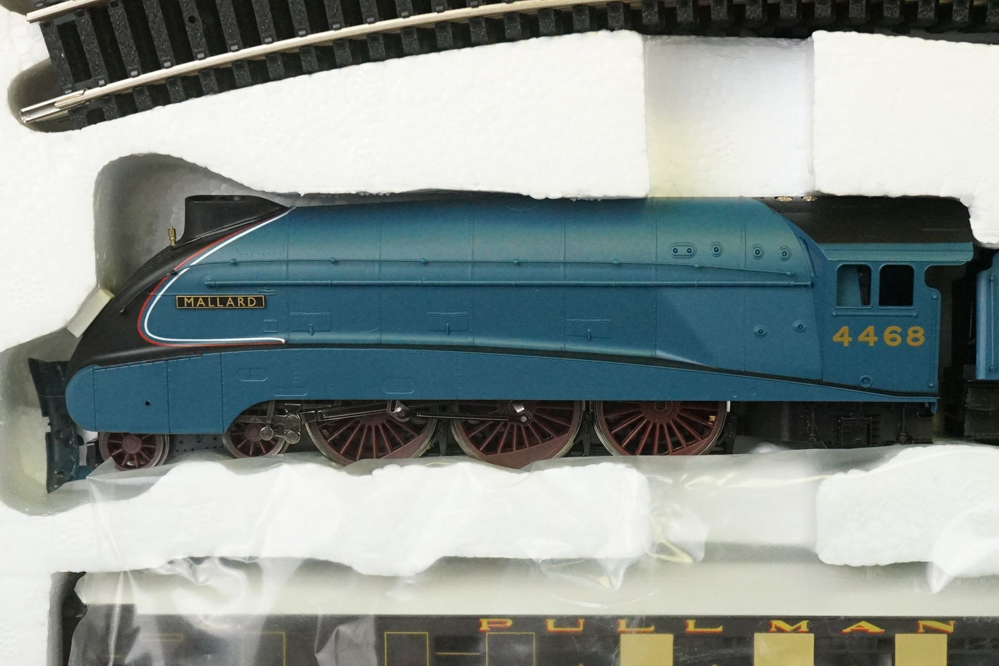 Boxed Hornby OO gauge R1202 The Mallard Pullman electric train set, complete - Image 7 of 12