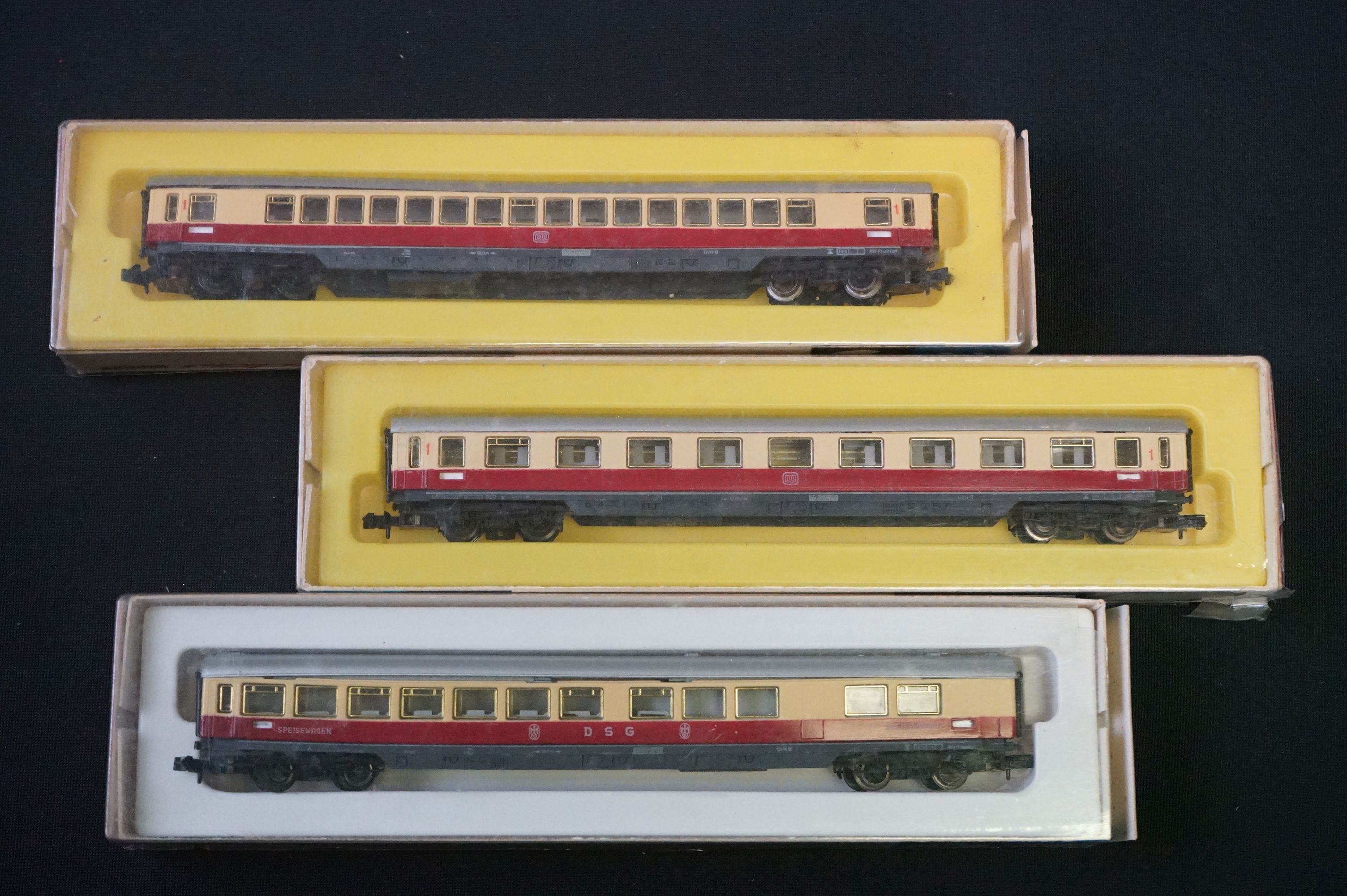 Group of N gauge model railway to include boxed Rapido 0236 locomotive, 5 x boxed Rapido items of - Image 2 of 11