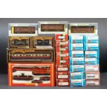 26 Boxed OO gauge items of rolling stock to include 14 x Airfix, 6 x Hornby, 3 x Wrenn Super Detail,