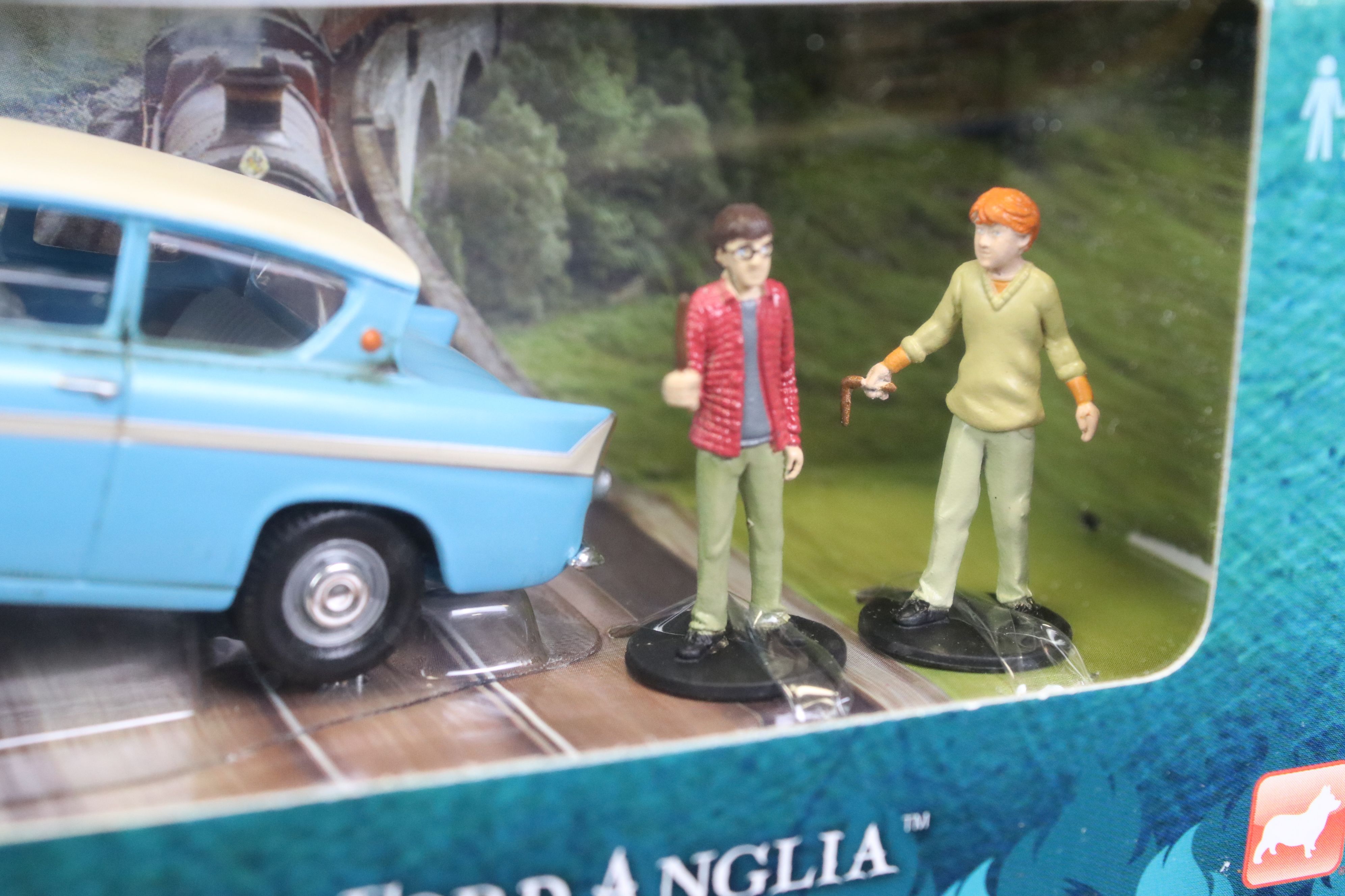 Three boxed Corgi Harry Potter diecast models to include The Knight Bus, Mr Weasley's Ford Anglia - Image 5 of 13