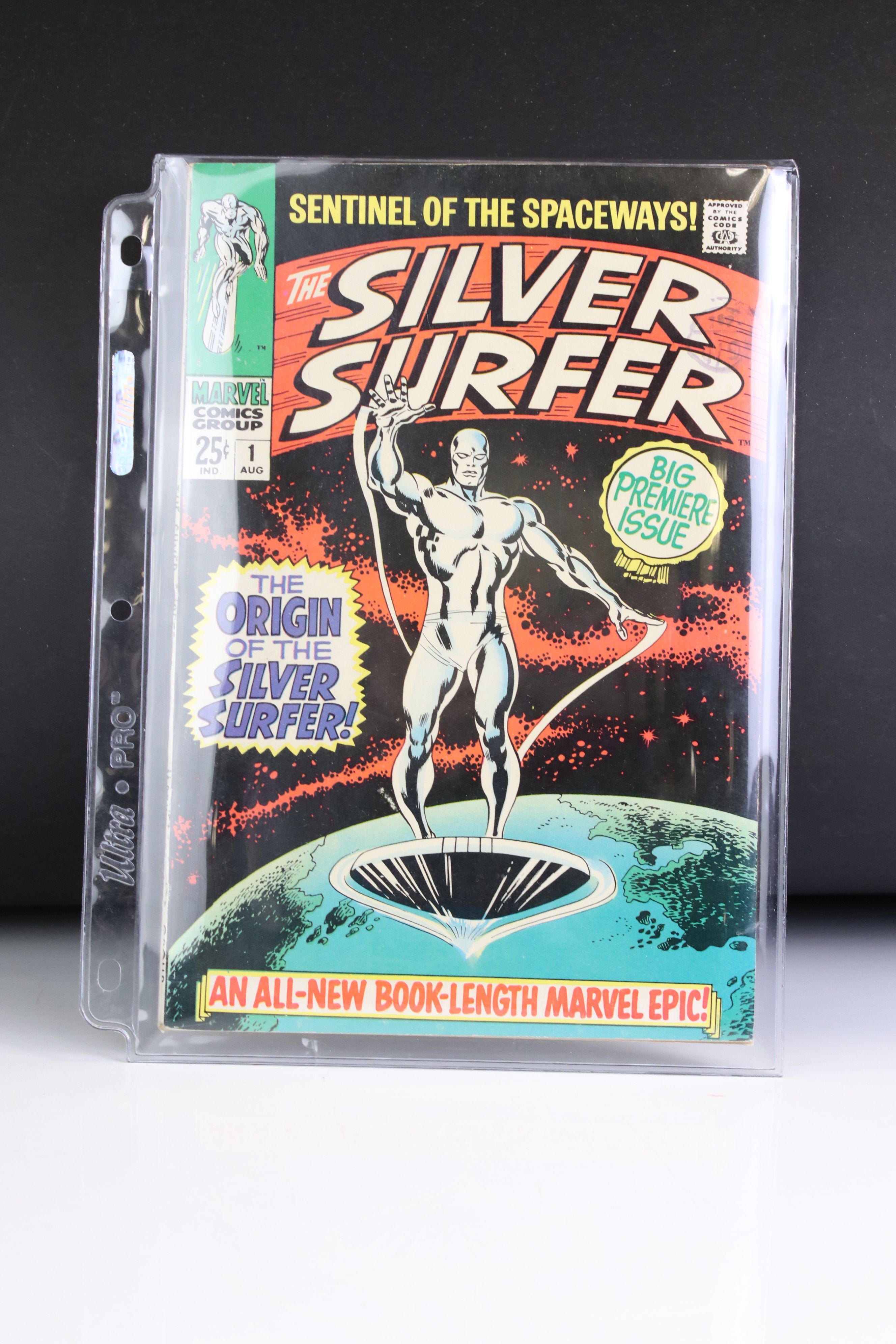 Comics - Marvel Silver Surfer (1965) no 1 comic, no writing, pages gd, contained within UltraPro