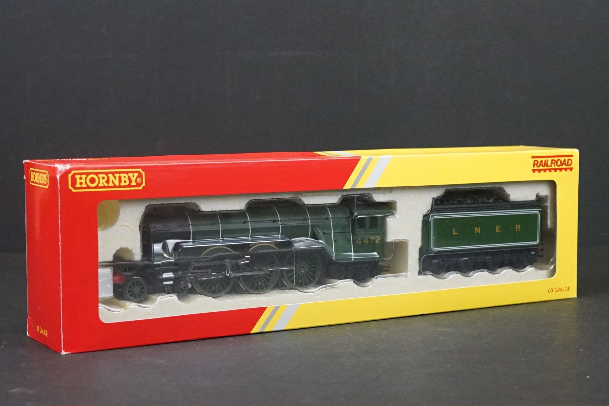 Two boxed Hornby OO gauge locomotives to include R2675 LNER Class A1 Flying Scotsman and Top Link - Image 2 of 8