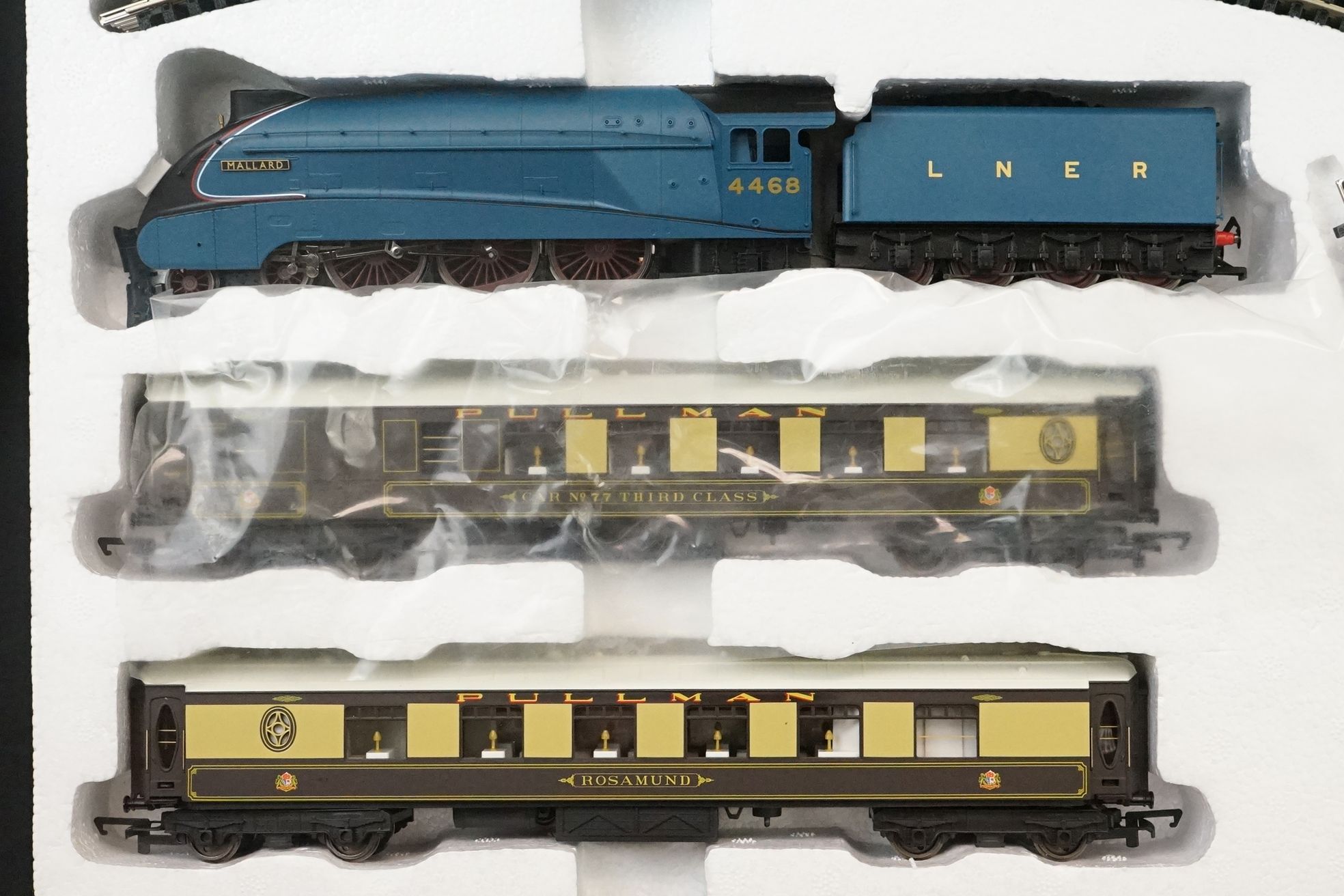 Boxed Hornby OO gauge R1202 The Mallard Pullman electric train set, complete - Image 6 of 12