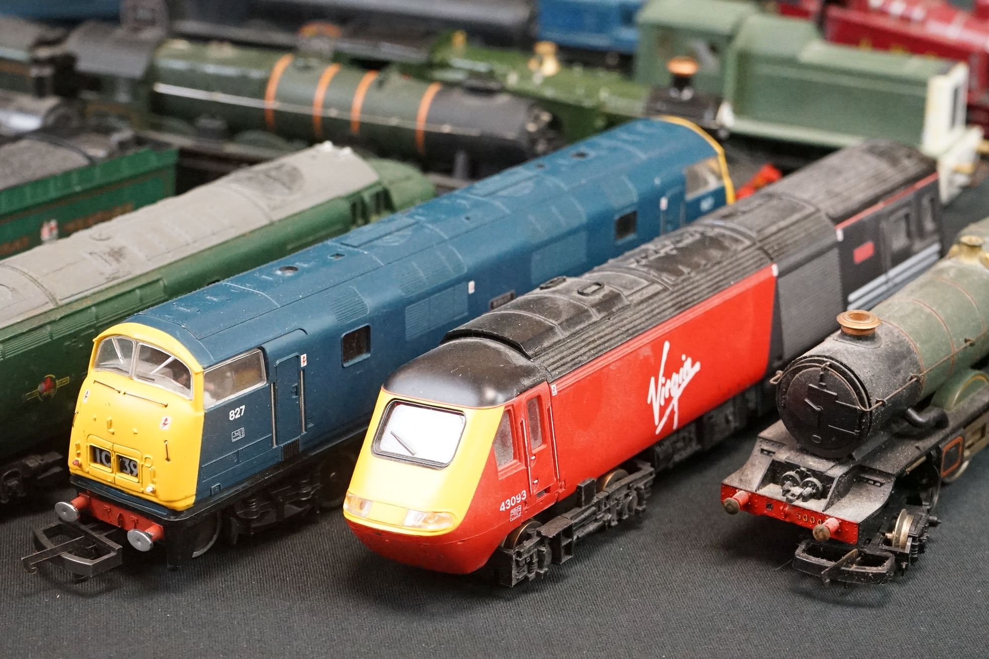 19 OO gauge locomotives to include Hornby Virgin Lady in Red, Airfix Royal Scot etc, condition - Image 5 of 15