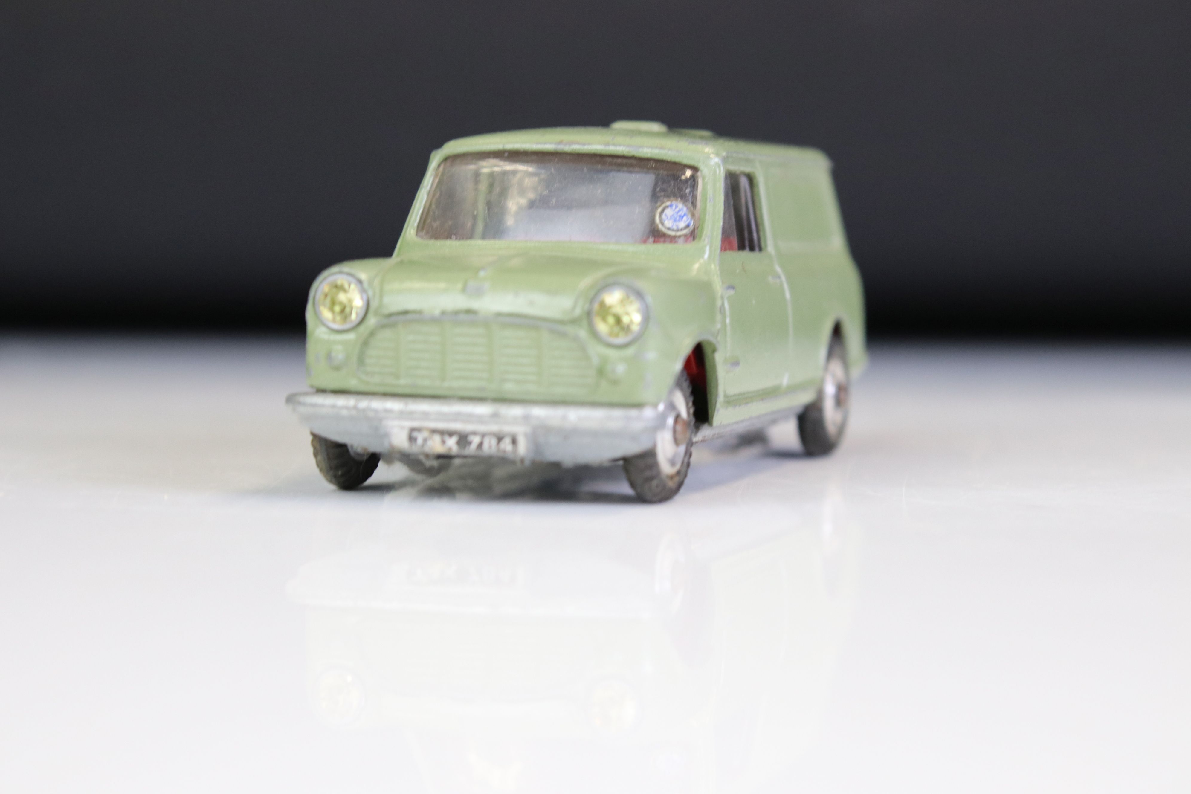 Four boxed Corgi diecast models to include 232 Fiat 200 in pink with mauve roof, 426 Chipperfield - Image 17 of 21