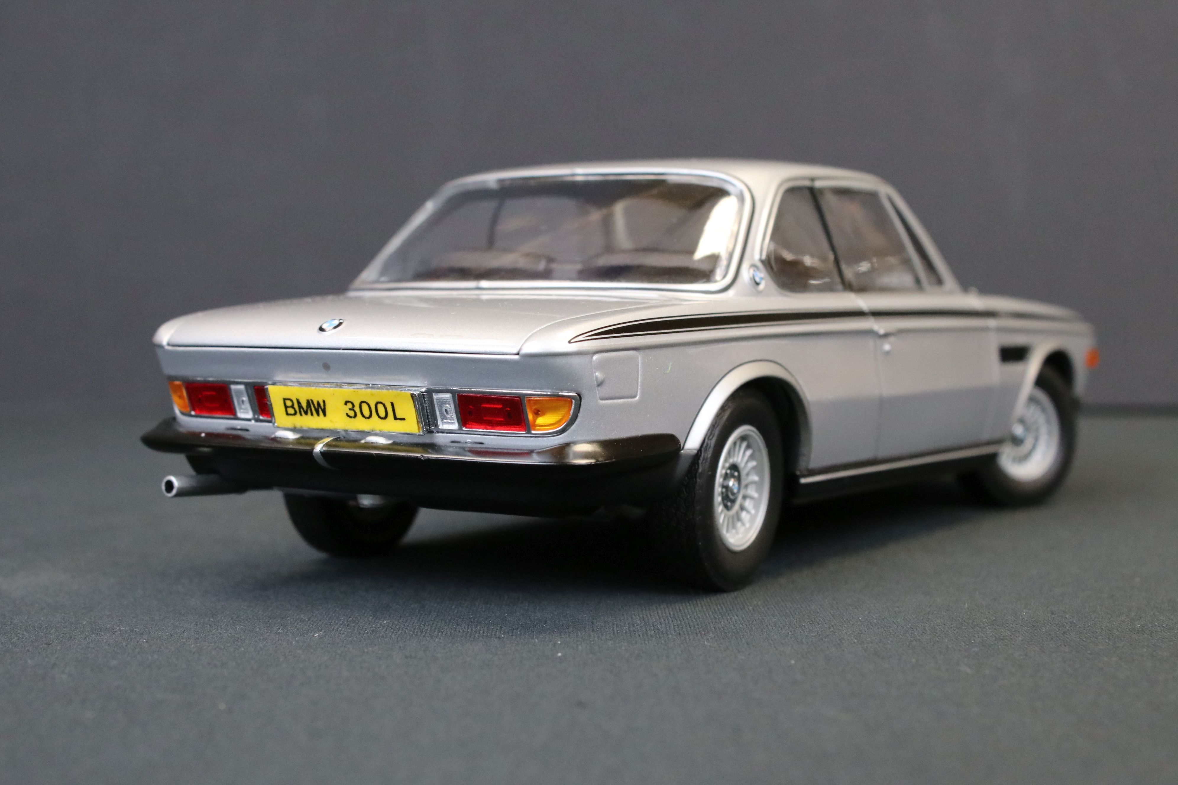 Two boxed Pauls Model Art MiniChamps 1/18 diecast models to include 180029020 BMW 3.0 CSL 1972 - Image 14 of 17