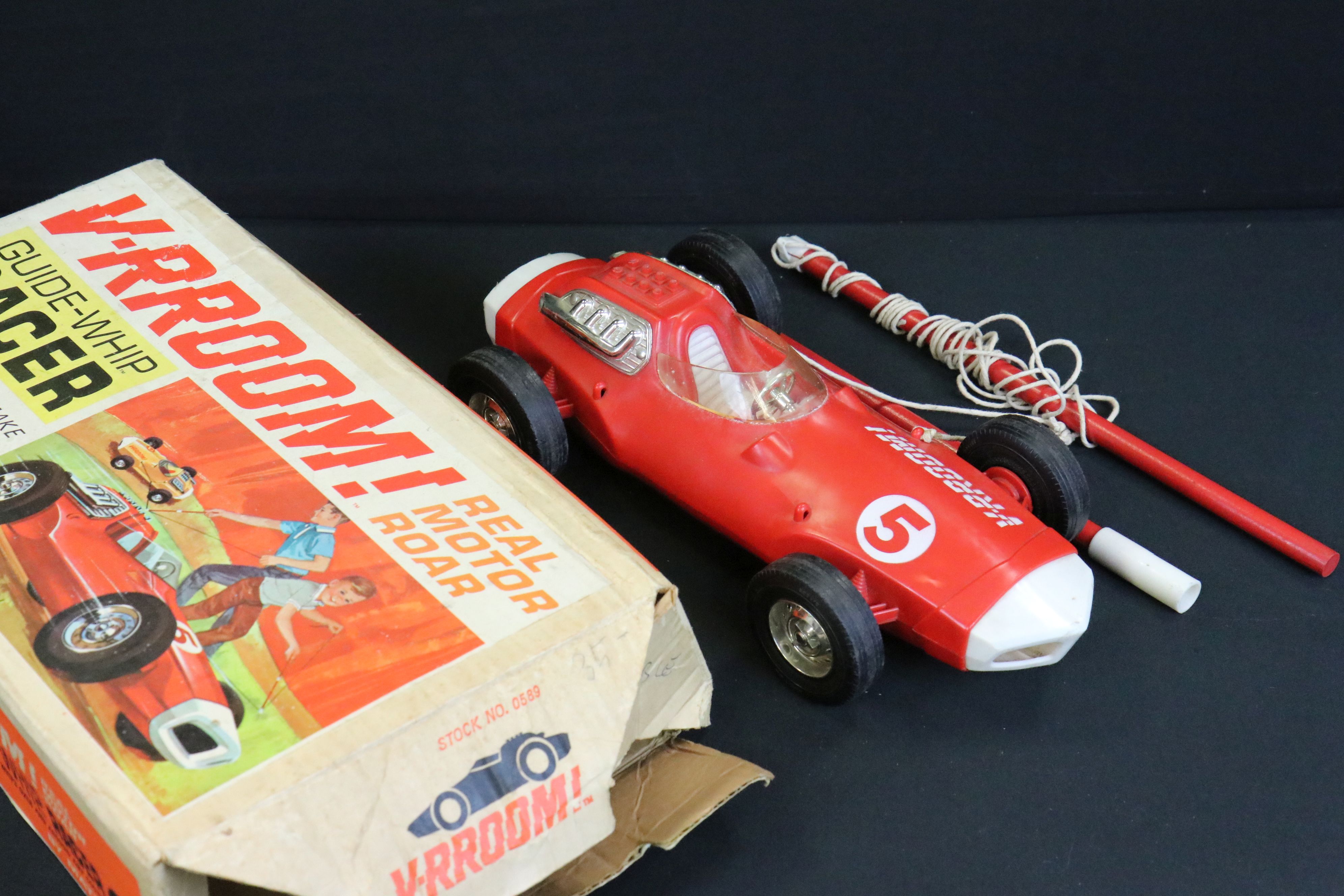 Three vintage toys & games to include boxed Mattel V-Rroom Guide Whip Racer Car in red, early Chad - Image 4 of 5