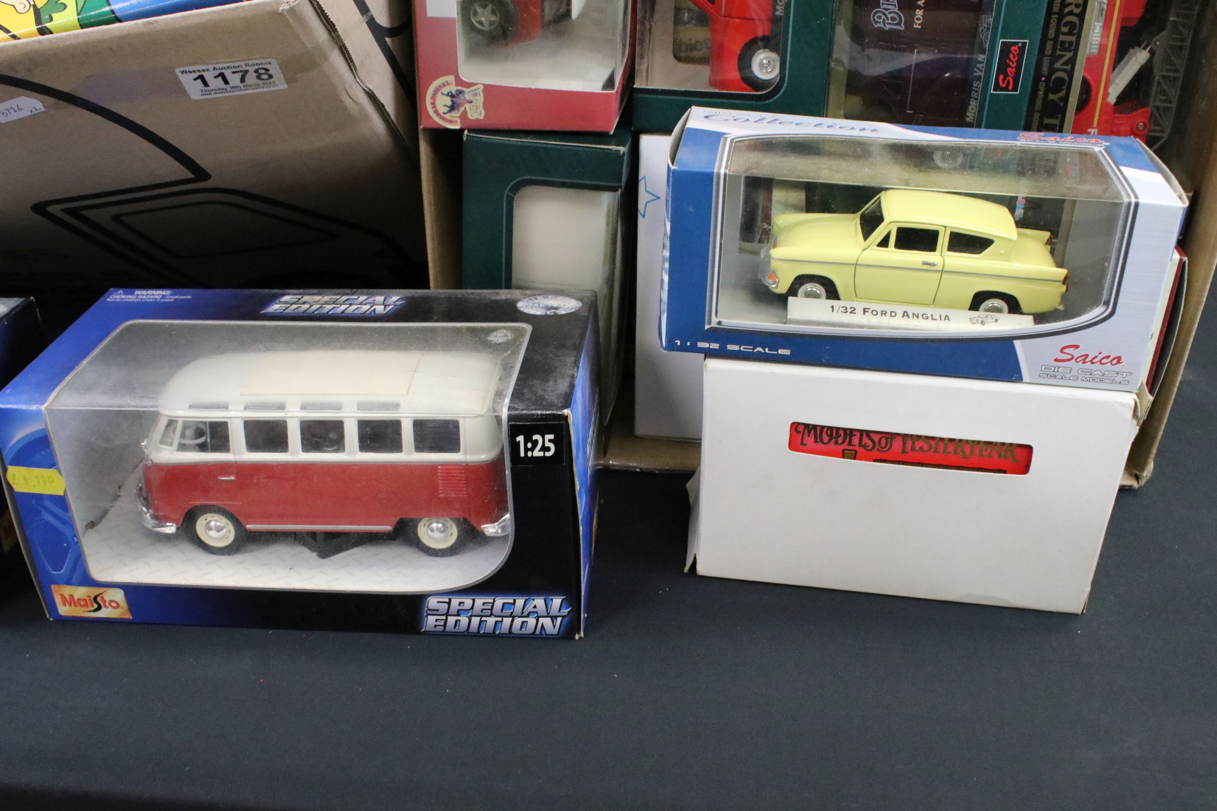 Around 90 boxed diecast models to include Welly, Britains, ERTL, Maisto, Corgi, Motor Max, Matchbox, - Image 2 of 5