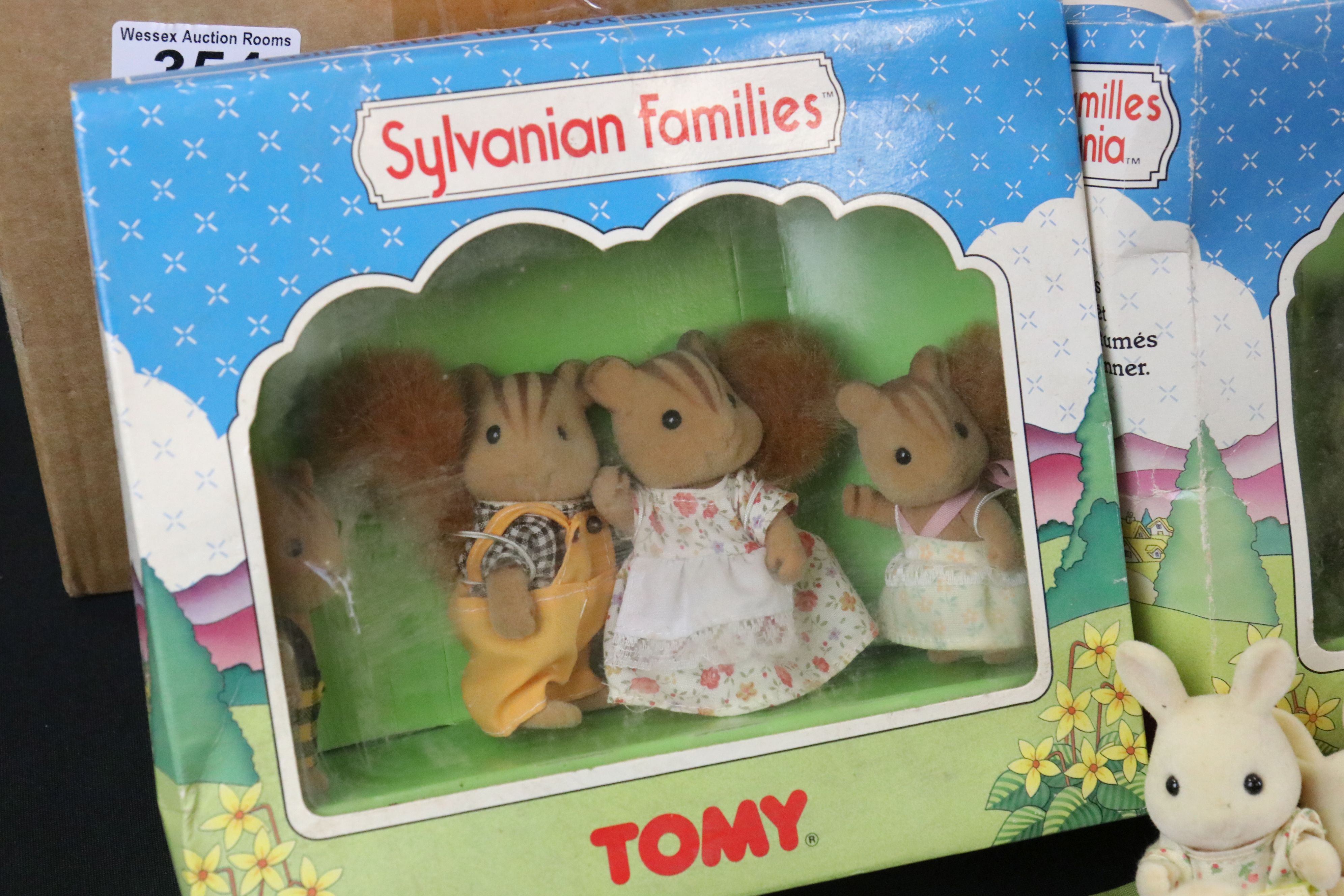 Large Collection of over 100 assorted Tomy Sylvanian families figures to include 4 x boxed - Image 2 of 13