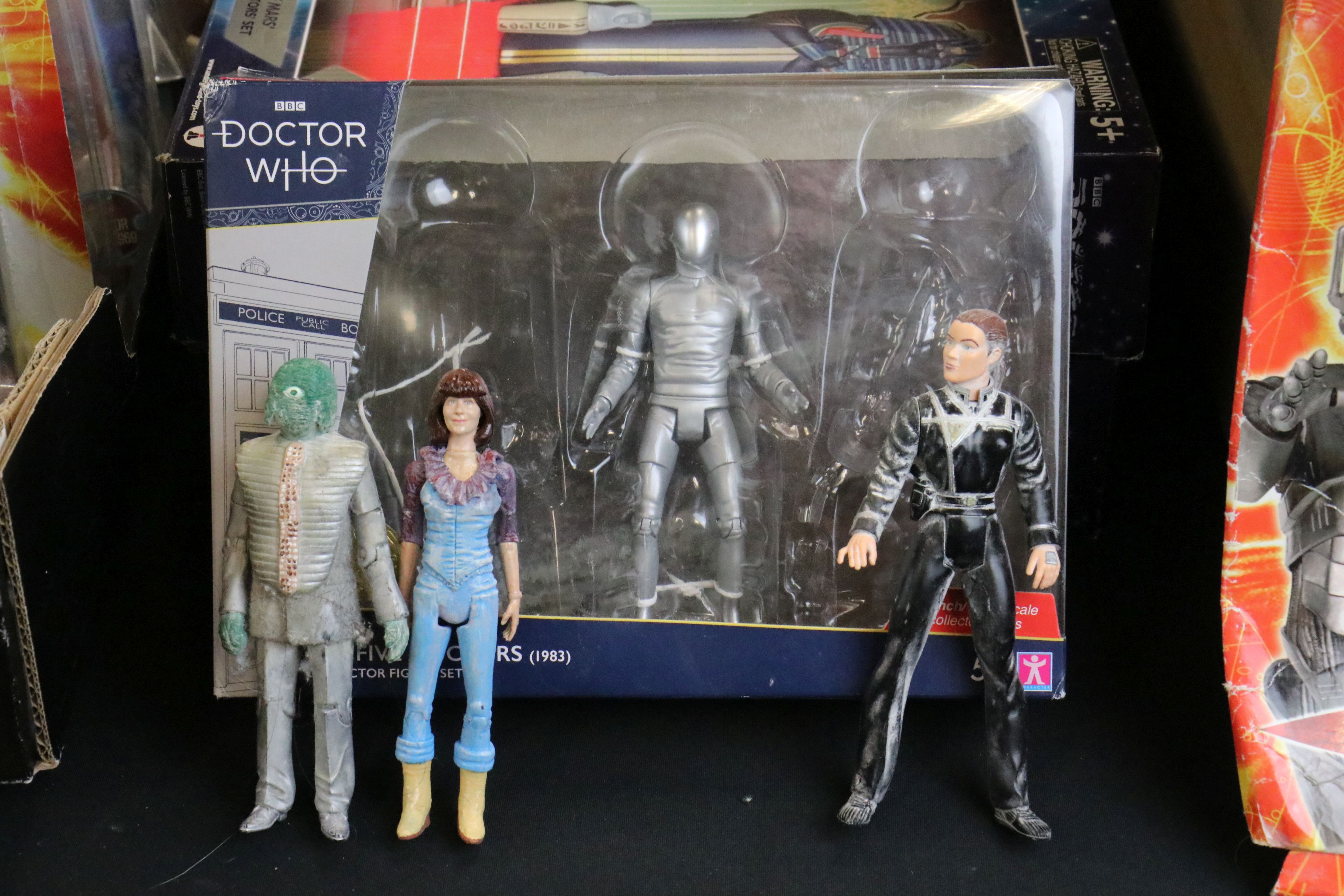 Doctor Who - 16 Carded Character Doctor Who figures featuring Moxx Of Balhoon, Cyberman, Clockwork - Image 4 of 10