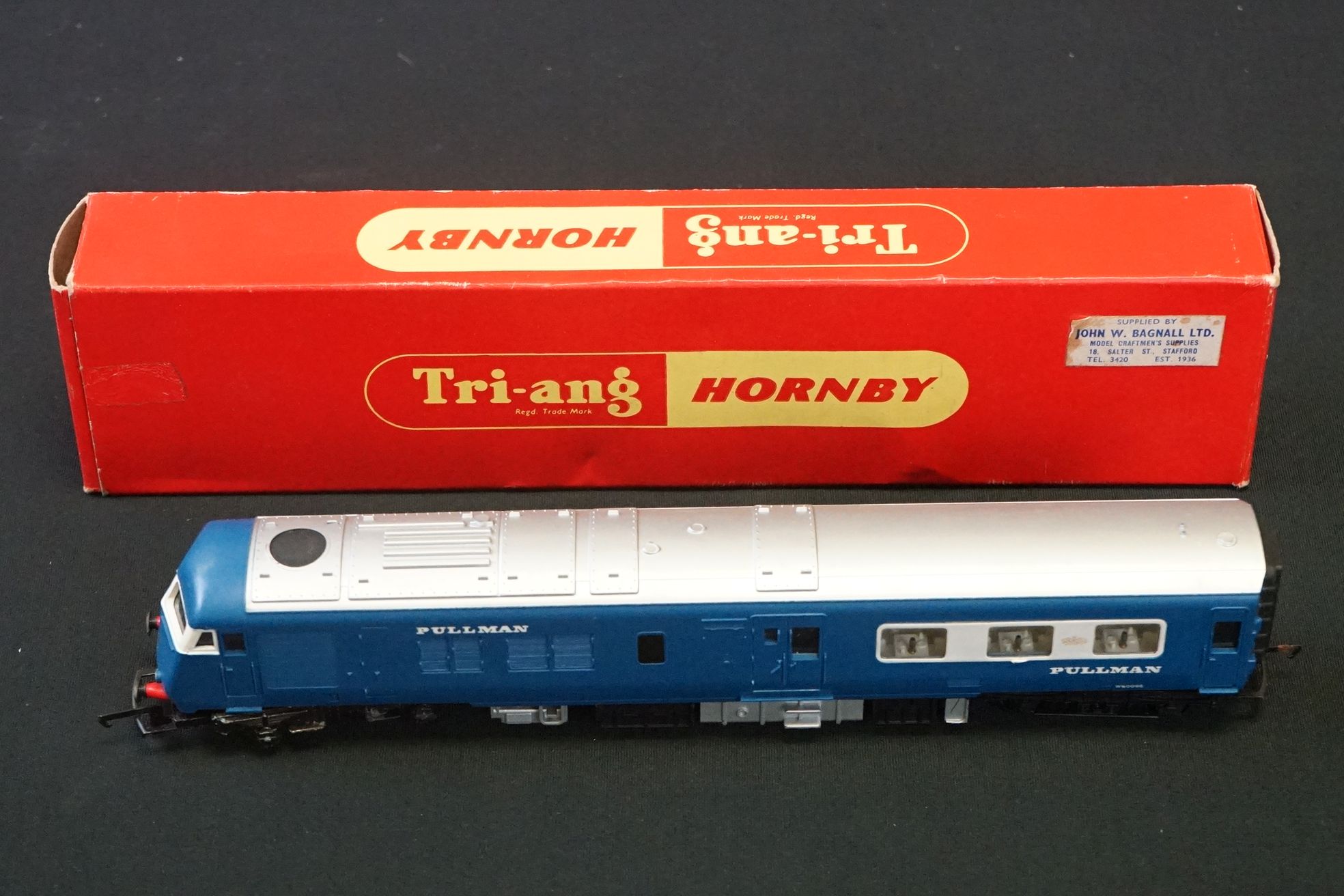 Boxed Triang OO gauge RS2 electric train set with The Royal Locomotive & 3 x coaches (no track or - Image 5 of 11