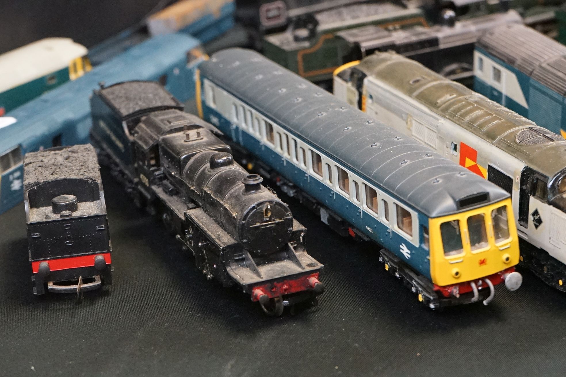 19 OO gauge locomotives to include Hornby Virgin Lady in Red, Airfix Royal Scot etc, condition - Image 8 of 15