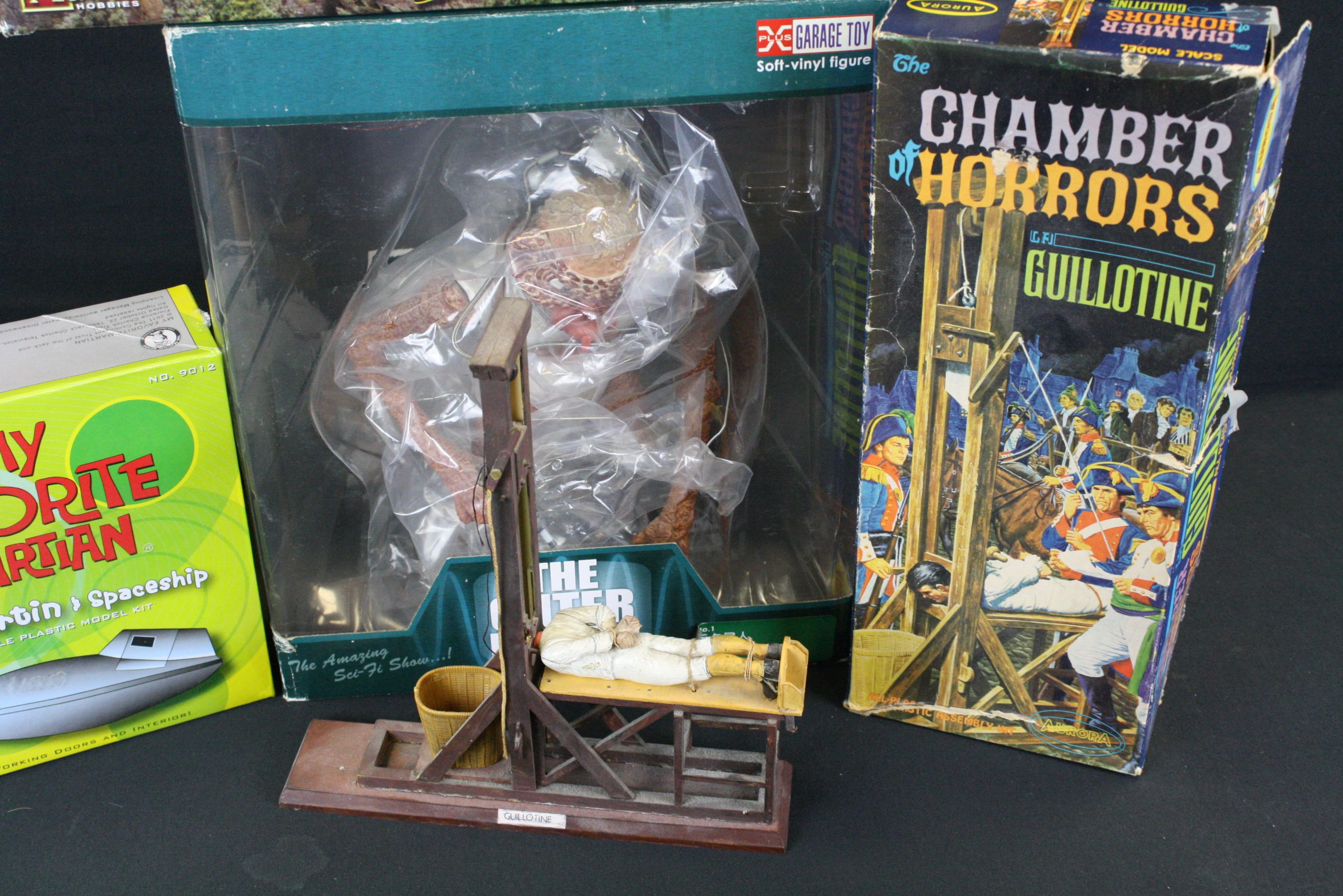 Two Pegasus Hobbies collectibles to include Boxed When Worlds Collide The Space Ark 1/350 & sealed - Image 2 of 4