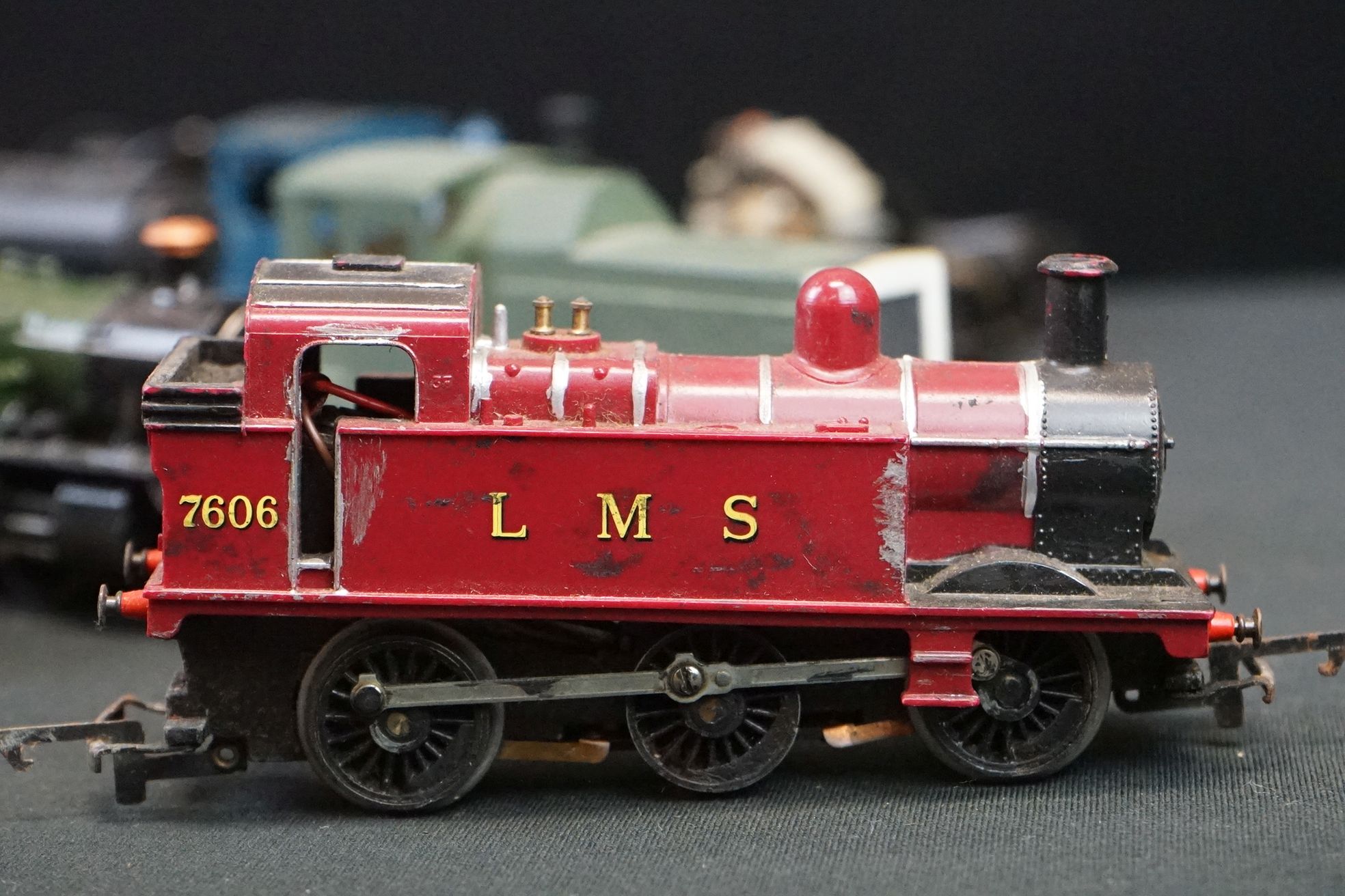 19 OO gauge locomotives to include Hornby Virgin Lady in Red, Airfix Royal Scot etc, condition - Image 10 of 15