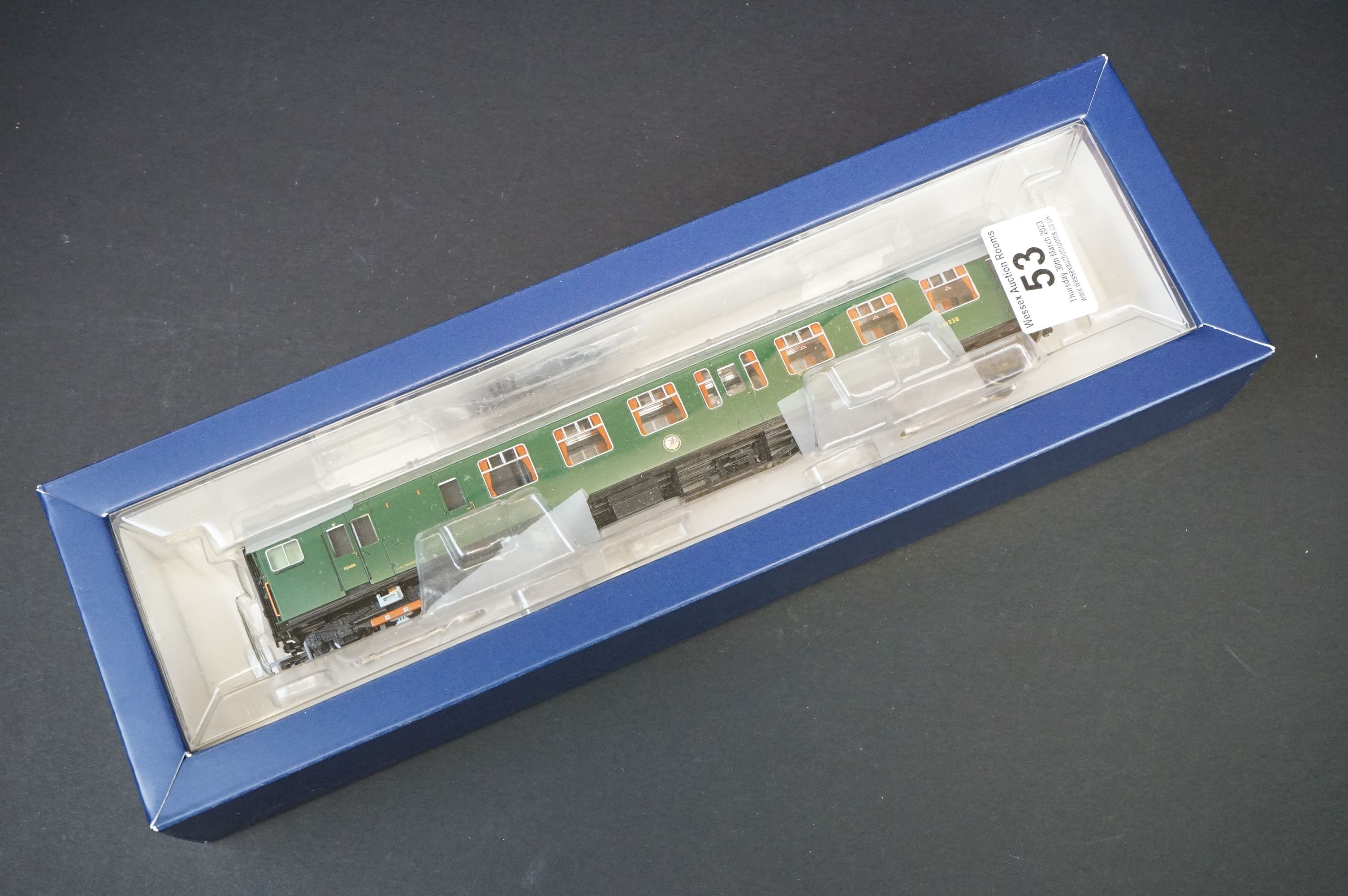 Boxed Bachmann OO gauge 31-426A Late SR Multiple Unit Green with yellow warning panels 4 Car EMU Set - Image 2 of 8