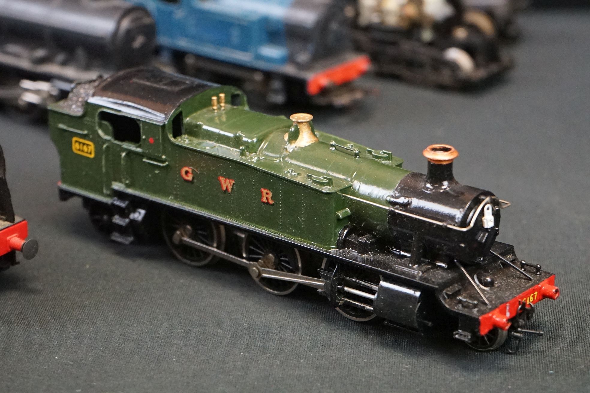 19 OO gauge locomotives to include Hornby Virgin Lady in Red, Airfix Royal Scot etc, condition - Image 11 of 15