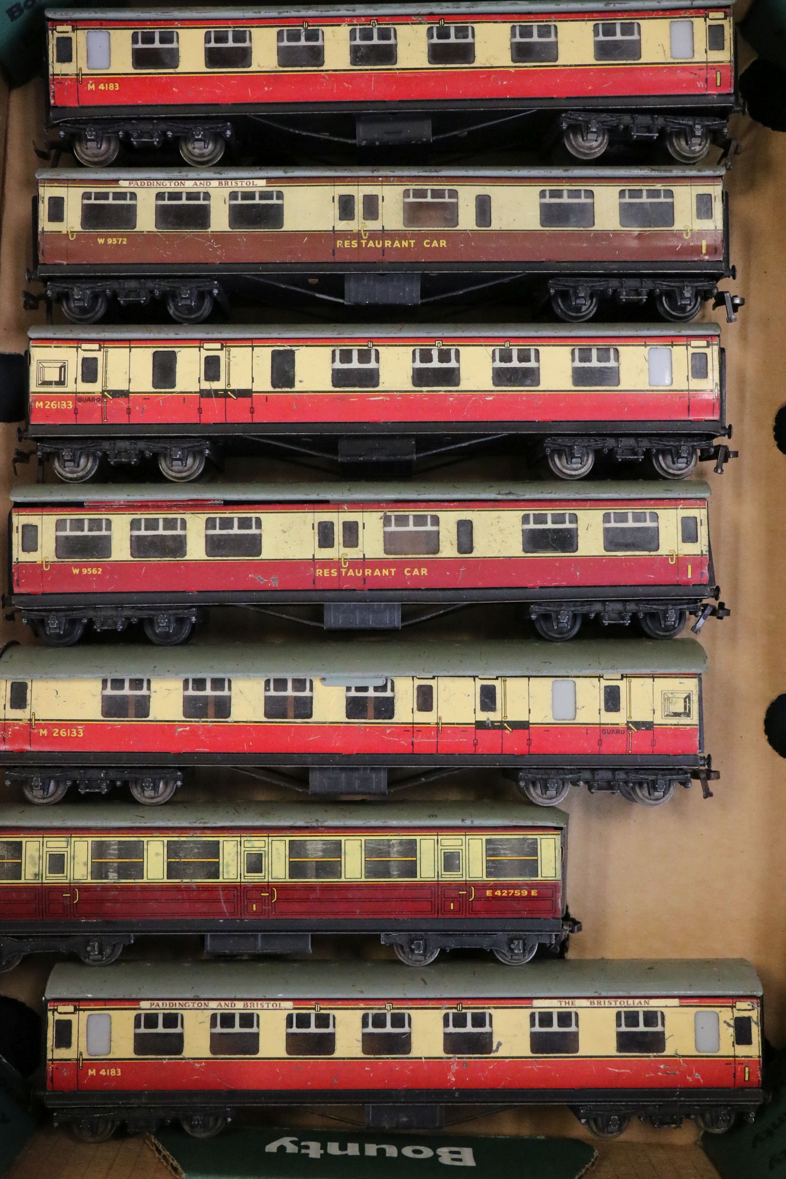 Large collection of Hornby Dublo & OO gauge model railway to include 5 x Dublo locomotives (D8000, - Image 8 of 8