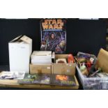 Star Wars - Mixed Star Wars collectables to include a boxed Bradford Exchange Star Wars Lightsaber