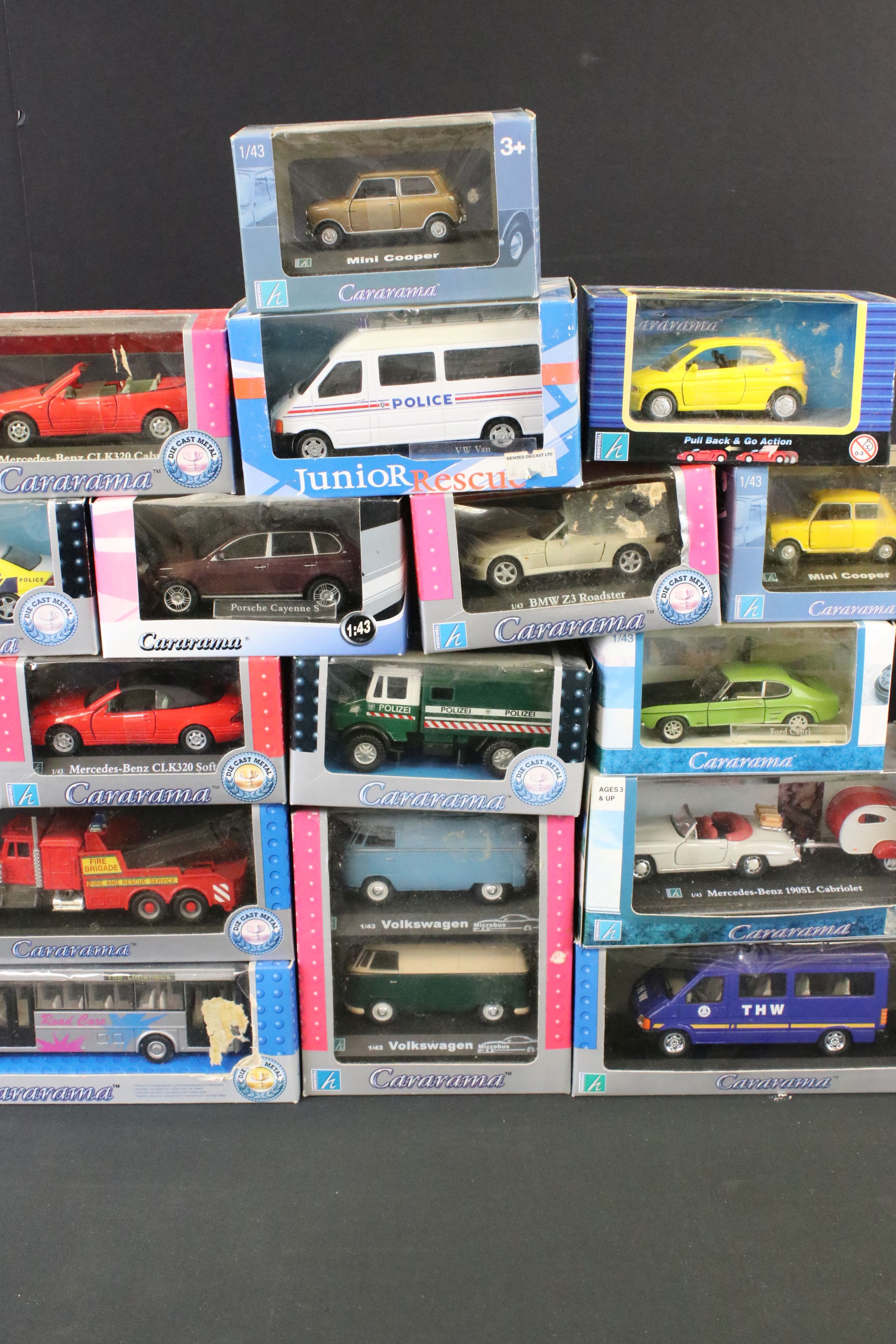 37 Boxed Cararama diecast models to include No. 252 1/43 Volkswagen Microbus multi-model set, No. - Image 7 of 8