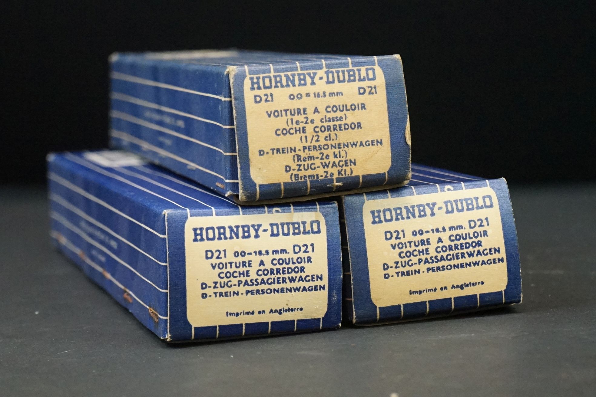 Group of OO & Hornby Dublo model railway to include boxed Hornby Dublo 2218 2-6-4 Tank Locomotive, - Image 11 of 13