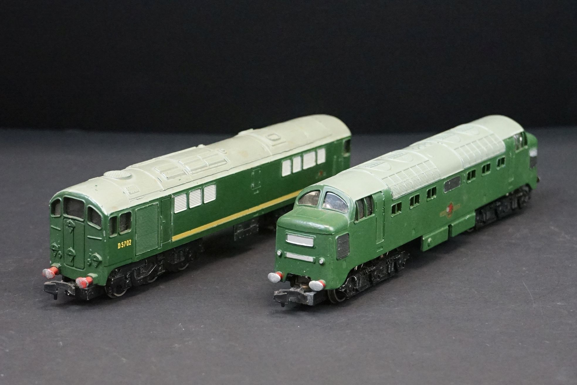 Two Hornby Dublo BR Diesel locomotives in green livery to include D5702 & 21380